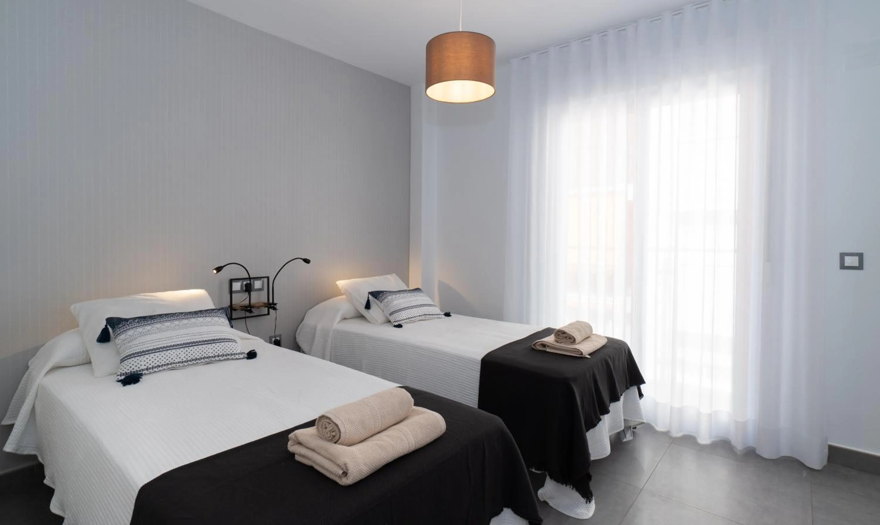 Bed in Sur Suites La Dorada, centricos soleados a pocos metros de la Playa y con Parking Opcional