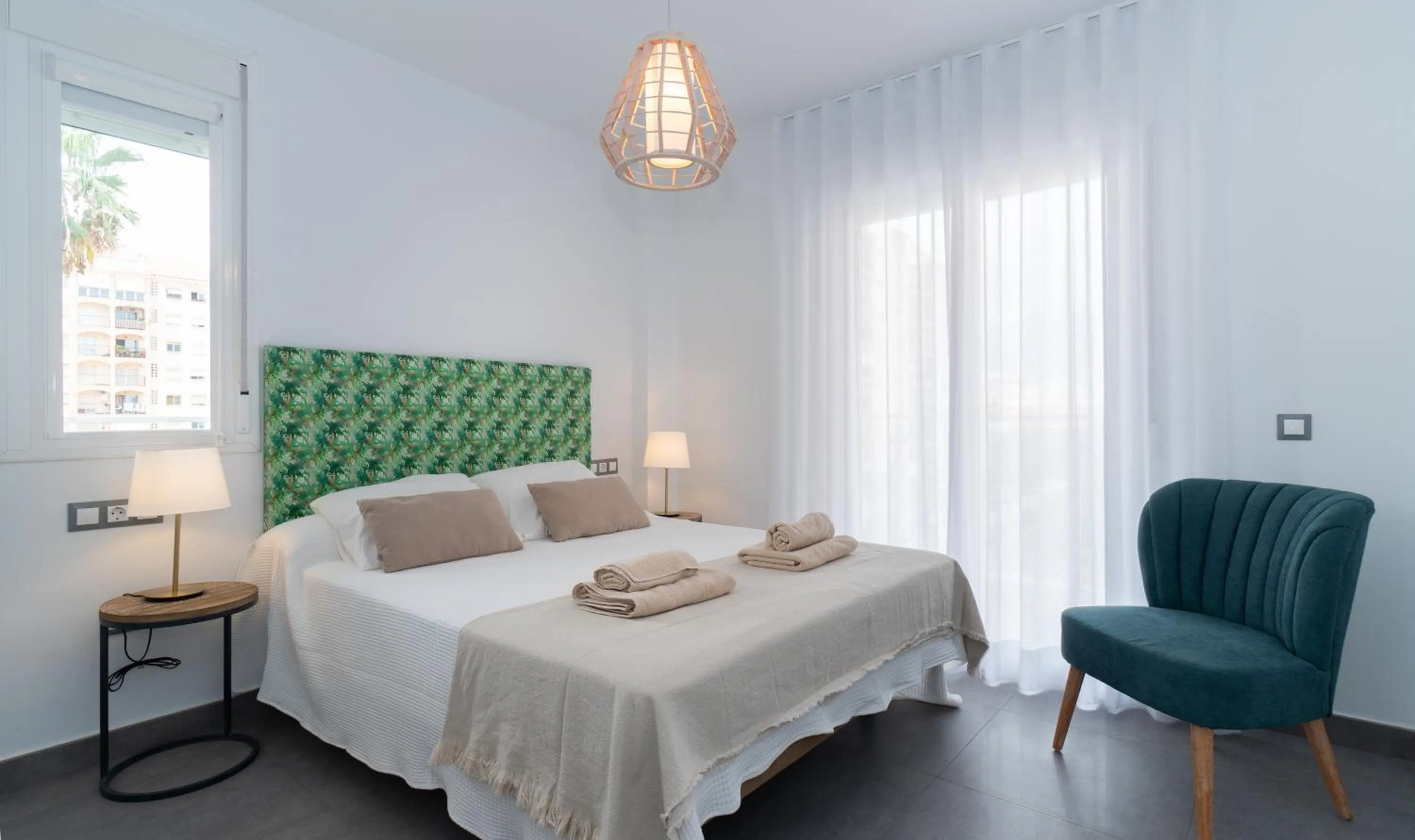 Bed in Sur Suites La Dorada, centricos soleados a pocos metros de la Playa y con Parking Opcional