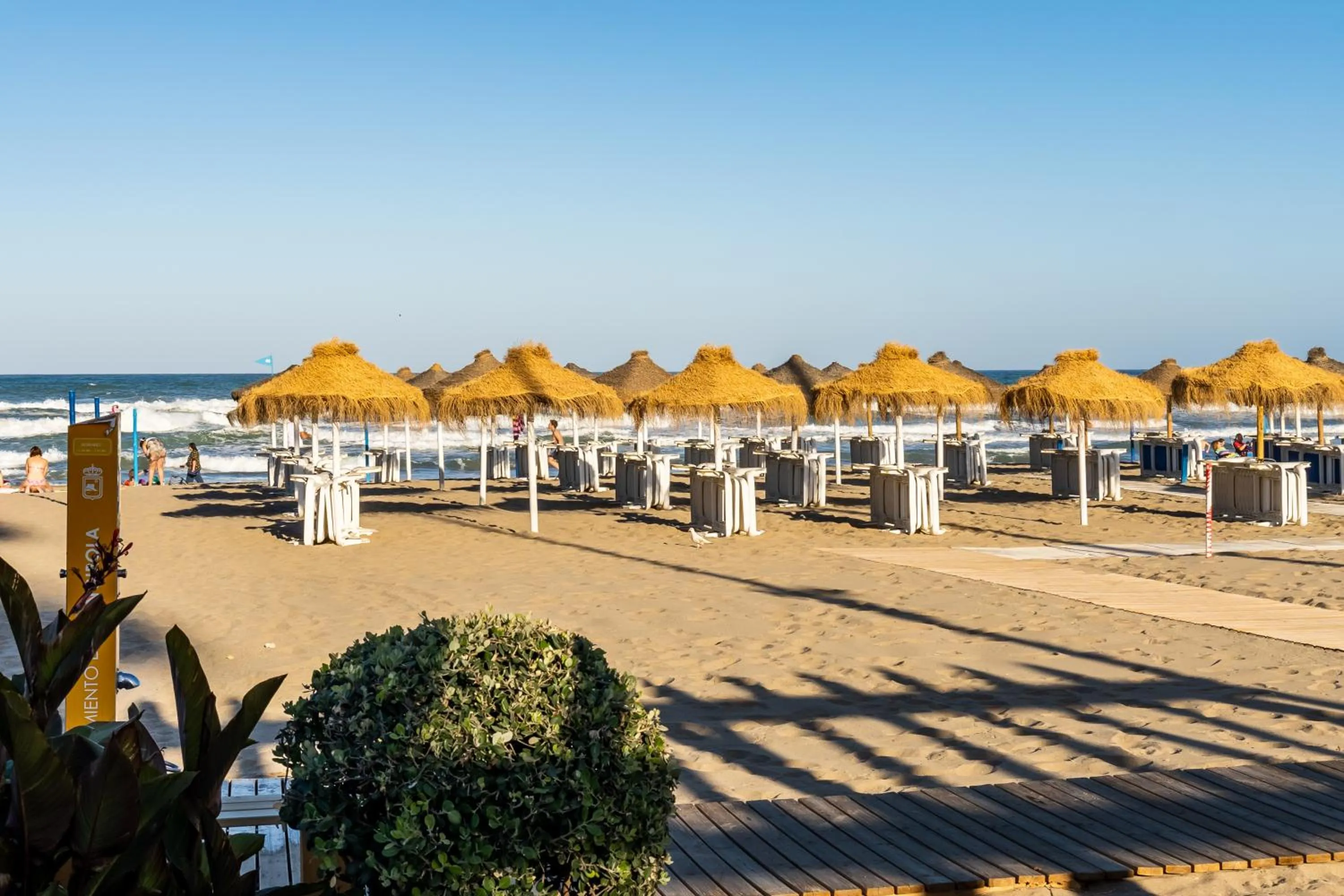Beach in Sur Suites La Dorada, centricos soleados a pocos metros de la Playa y con Parking Opcional