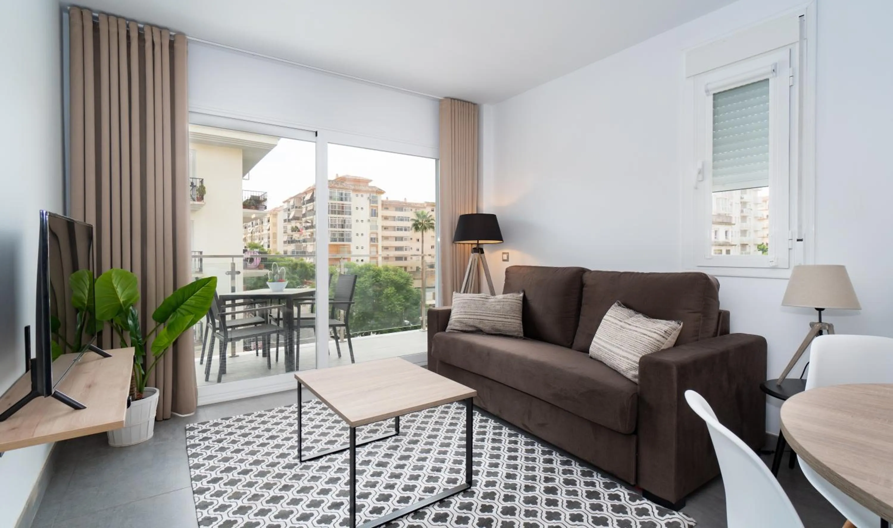 Balcony/Terrace in Sur Suites La Dorada, centricos soleados a pocos metros de la Playa y con Parking Opcional