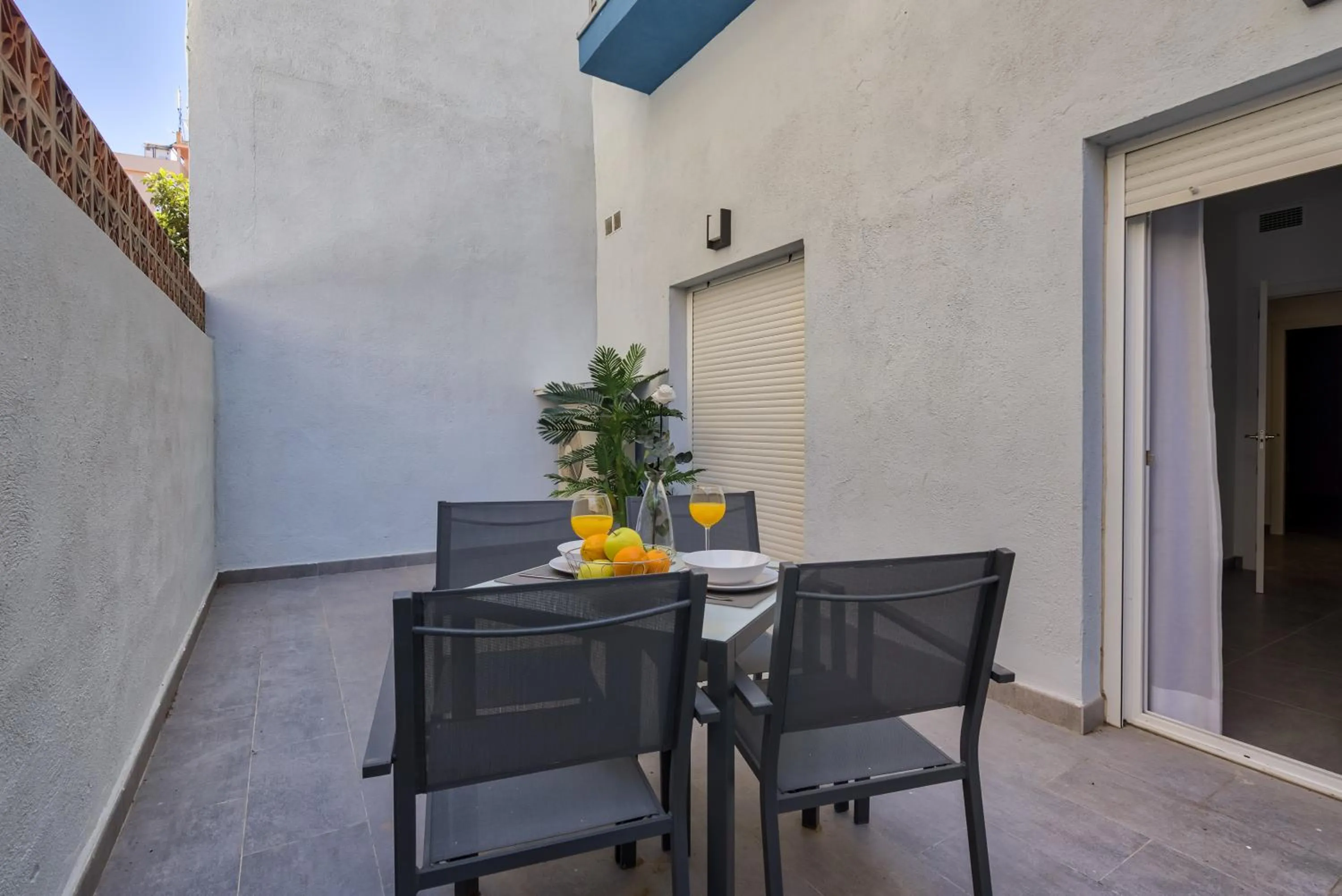 Patio in Sur Suites La Dorada, centricos soleados a pocos metros de la Playa y con Parking Opcional