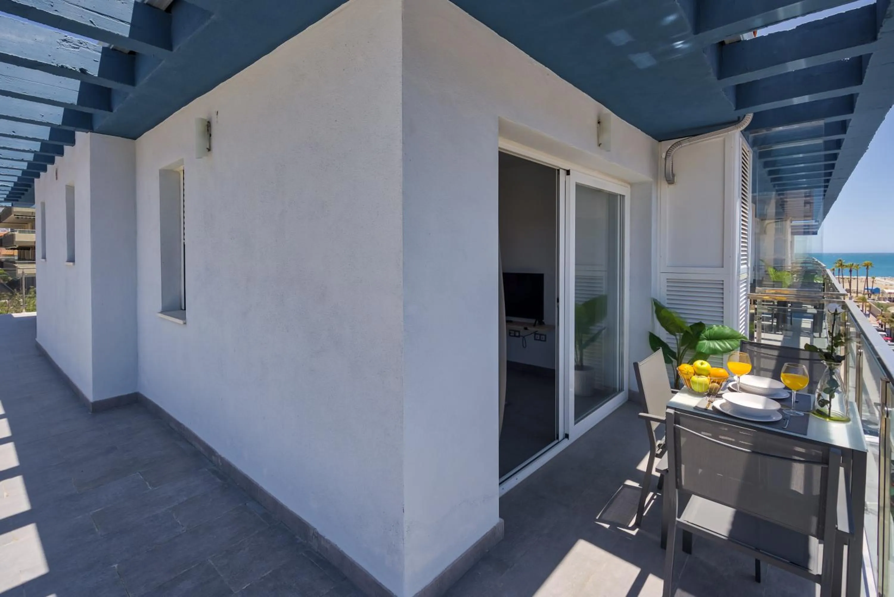 Balcony/Terrace in Sur Suites La Dorada, centricos soleados a pocos metros de la Playa y con Parking Opcional