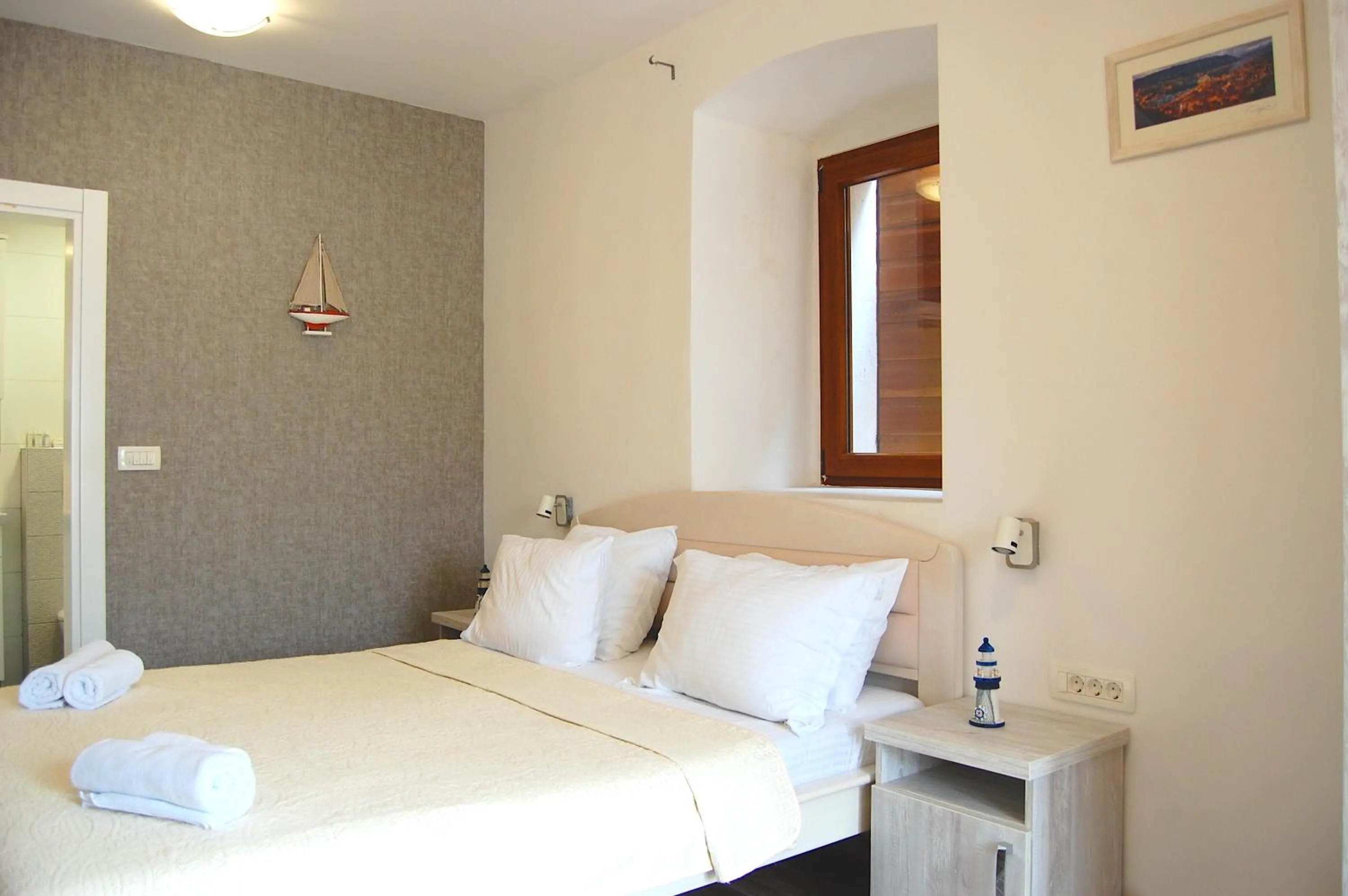 Photo of the whole room, Bed in Hotel Sara