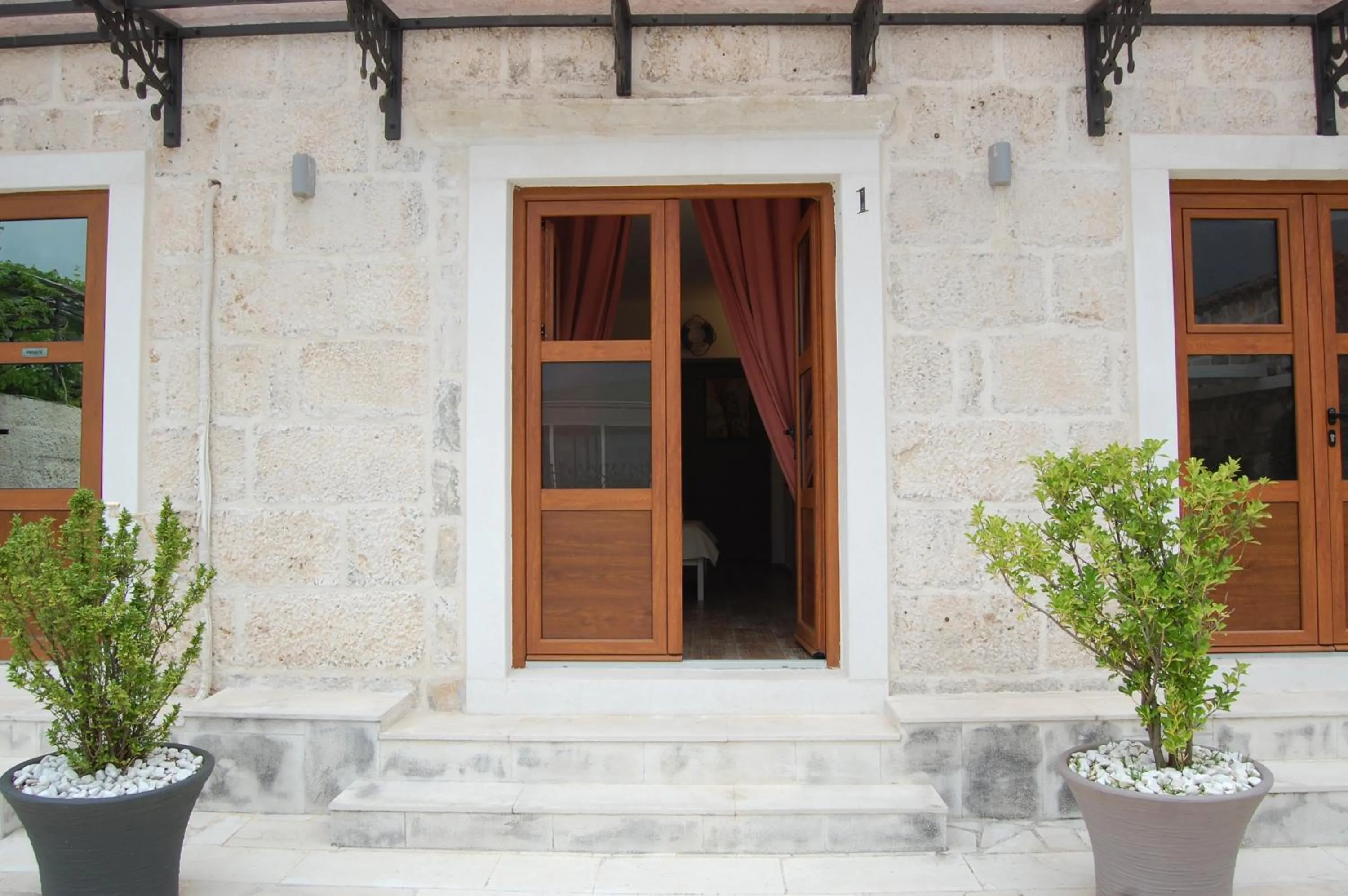 Facade/entrance in Hotel Sara