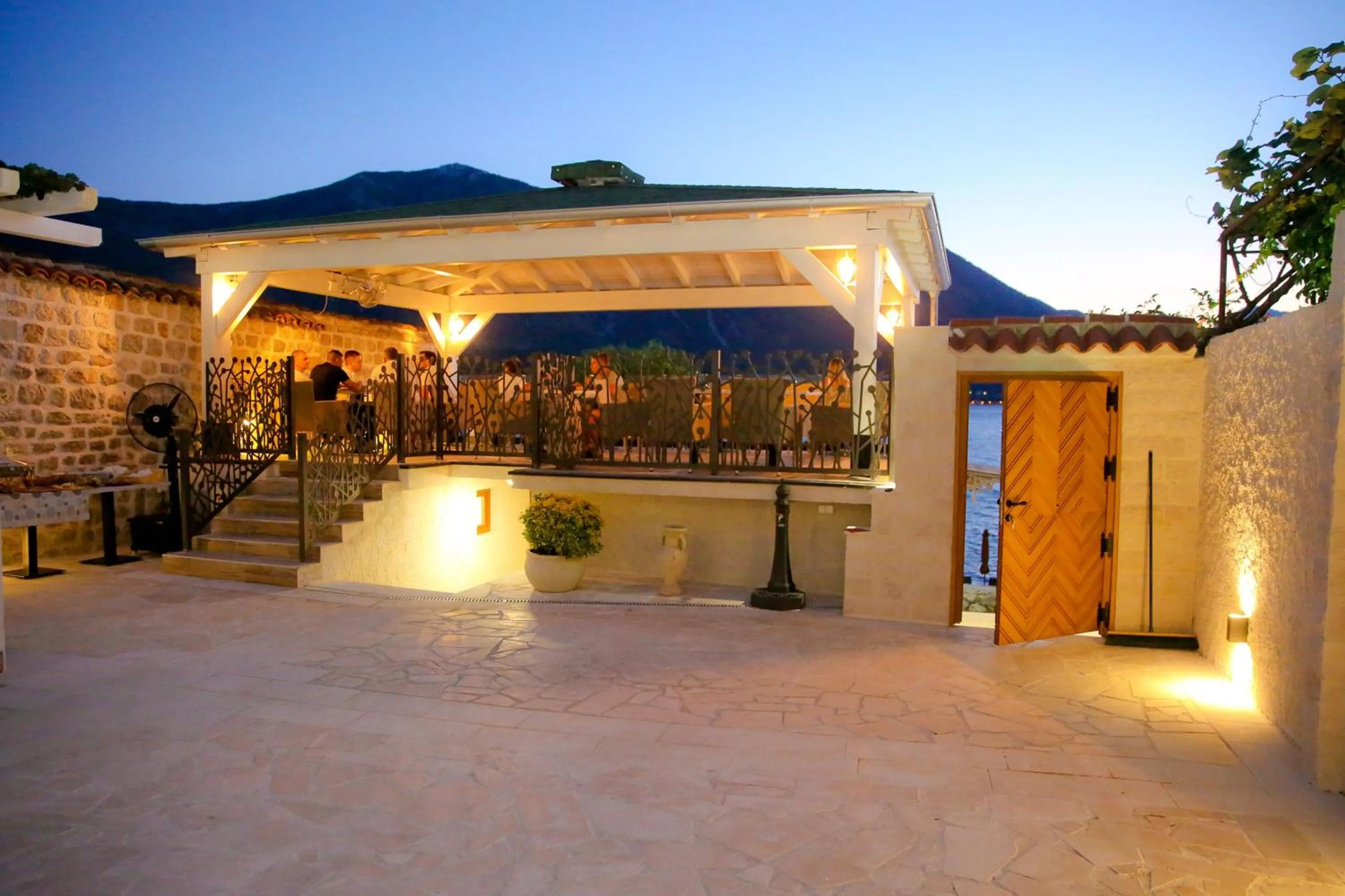 Patio in Hotel Sara