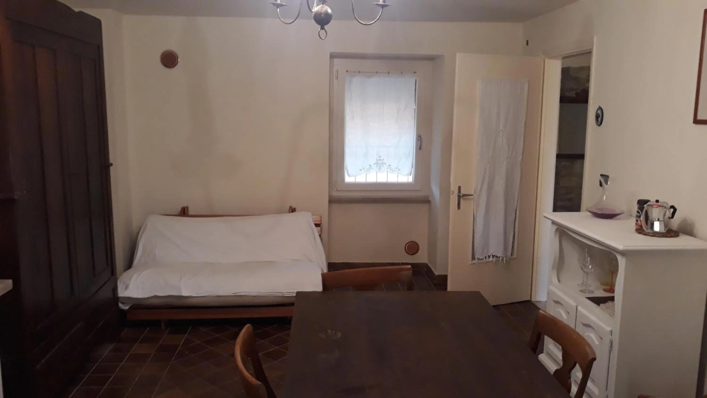 Kitchen or kitchenette, Bed in Agriturismo Cascina Binelli