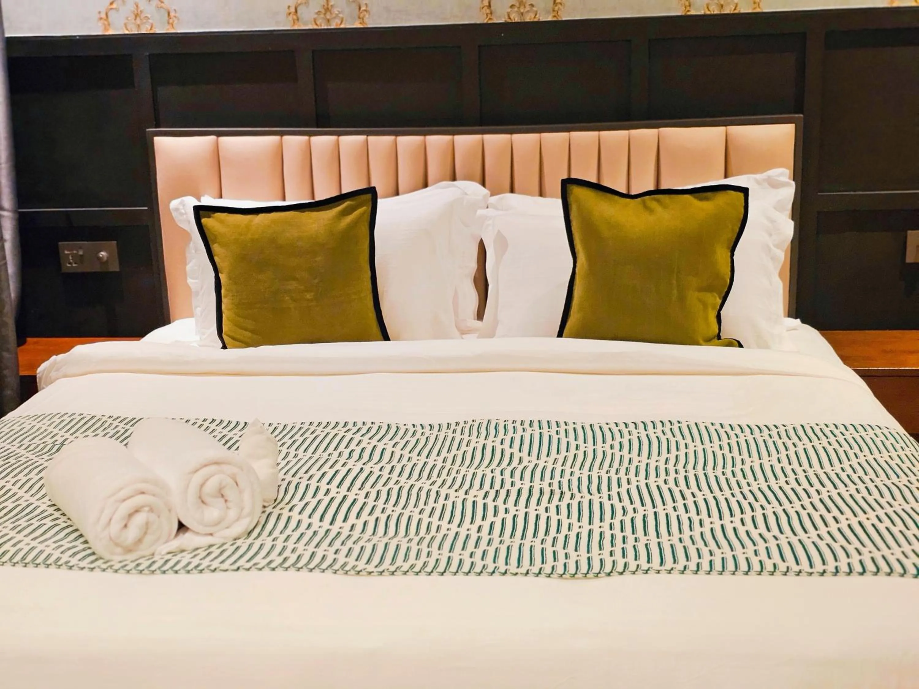 Bed in Carnarvon Suites