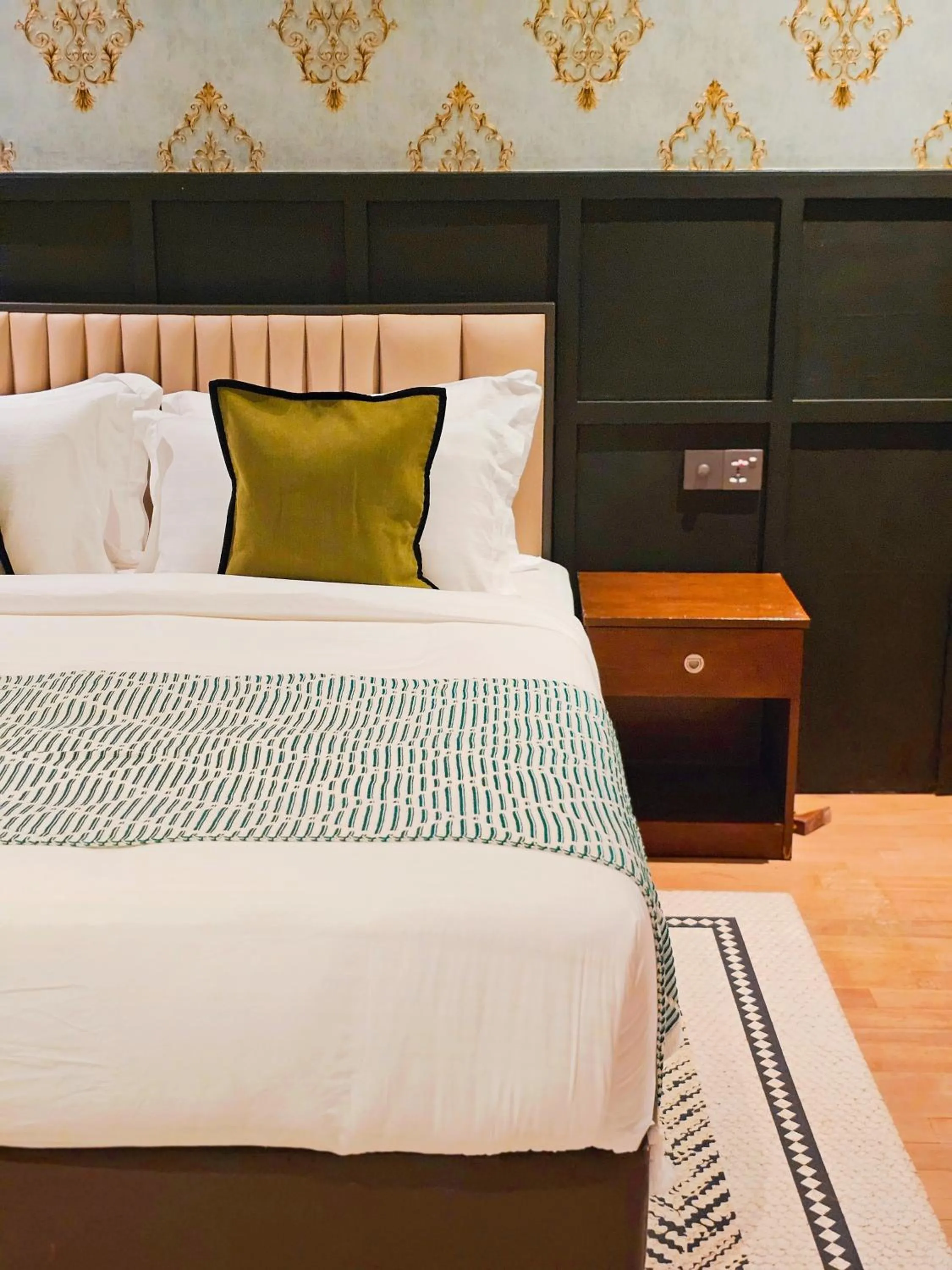 Bed in Carnarvon Suites