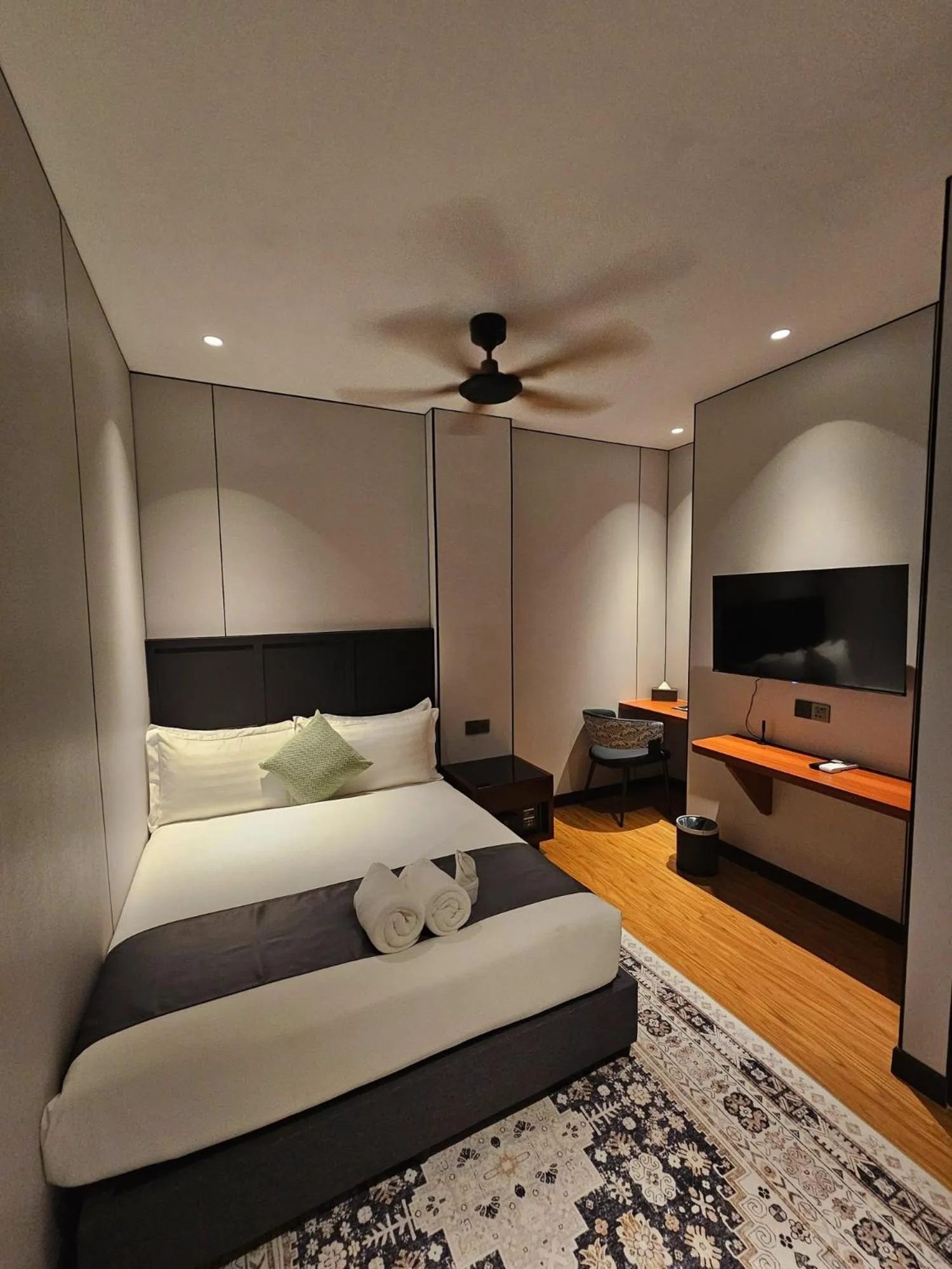 Bed in Carnarvon Suites