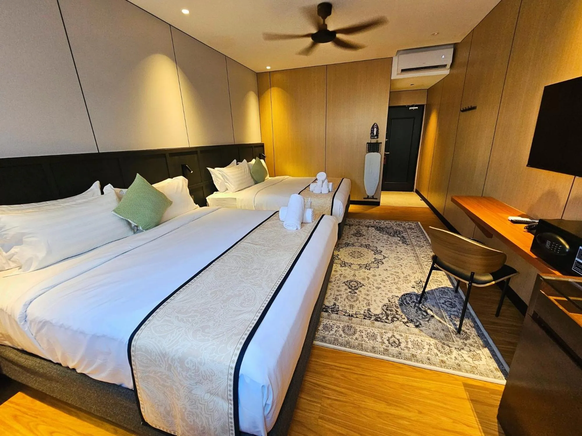 Bed in Carnarvon Suites