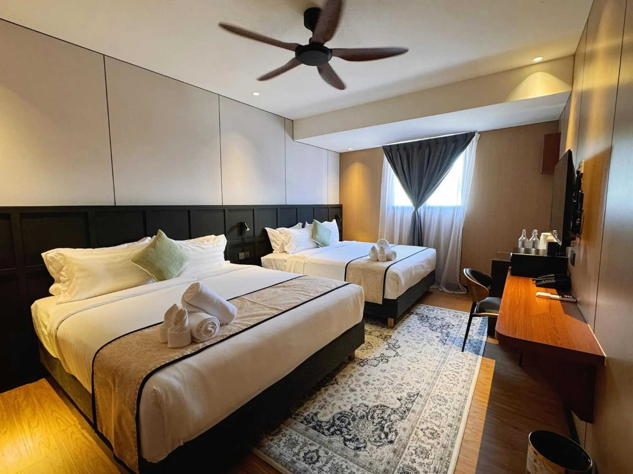 Bed in Carnarvon Suites