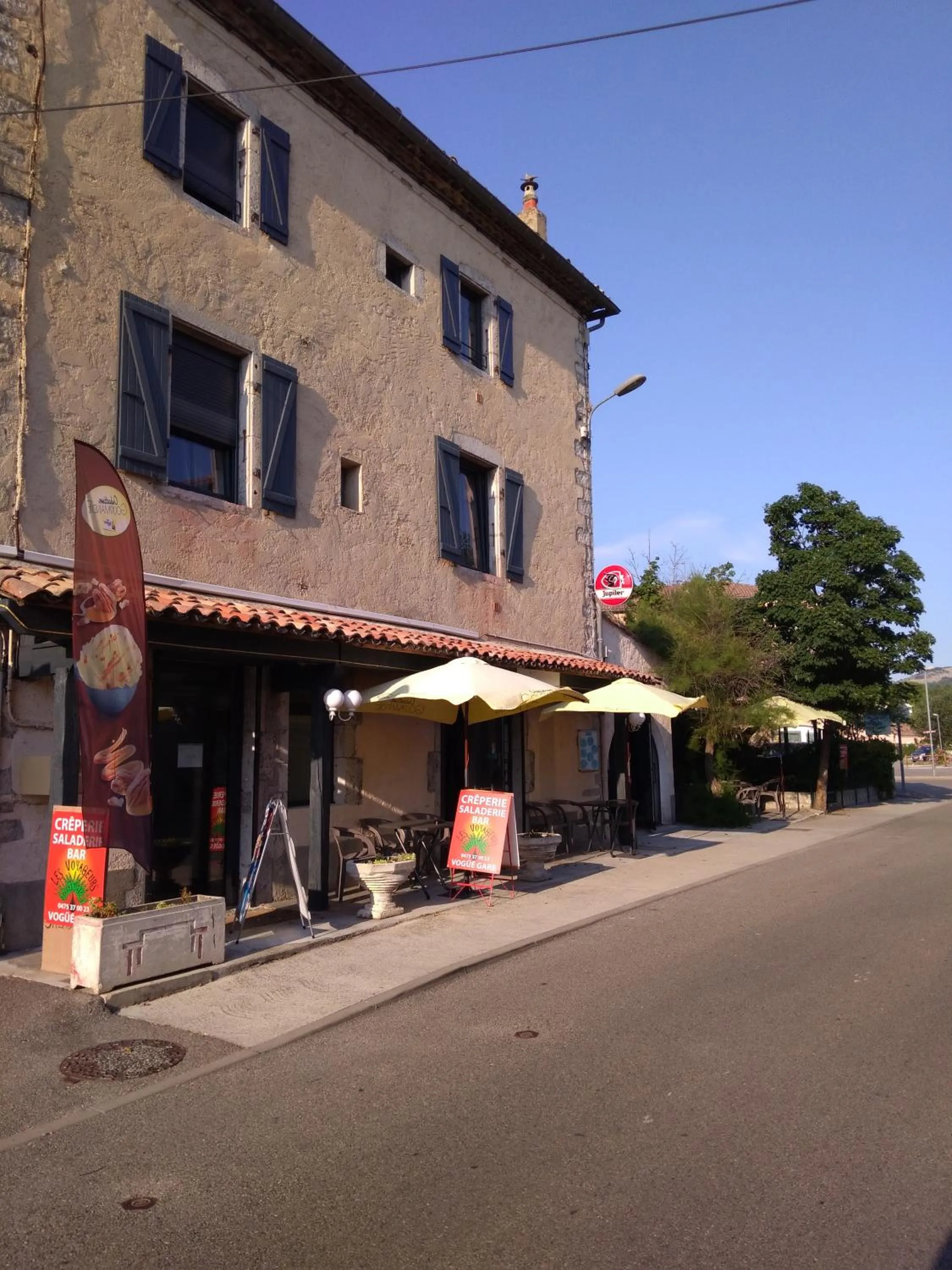 Property building in Hotel Les Voyageurs - Vogüé