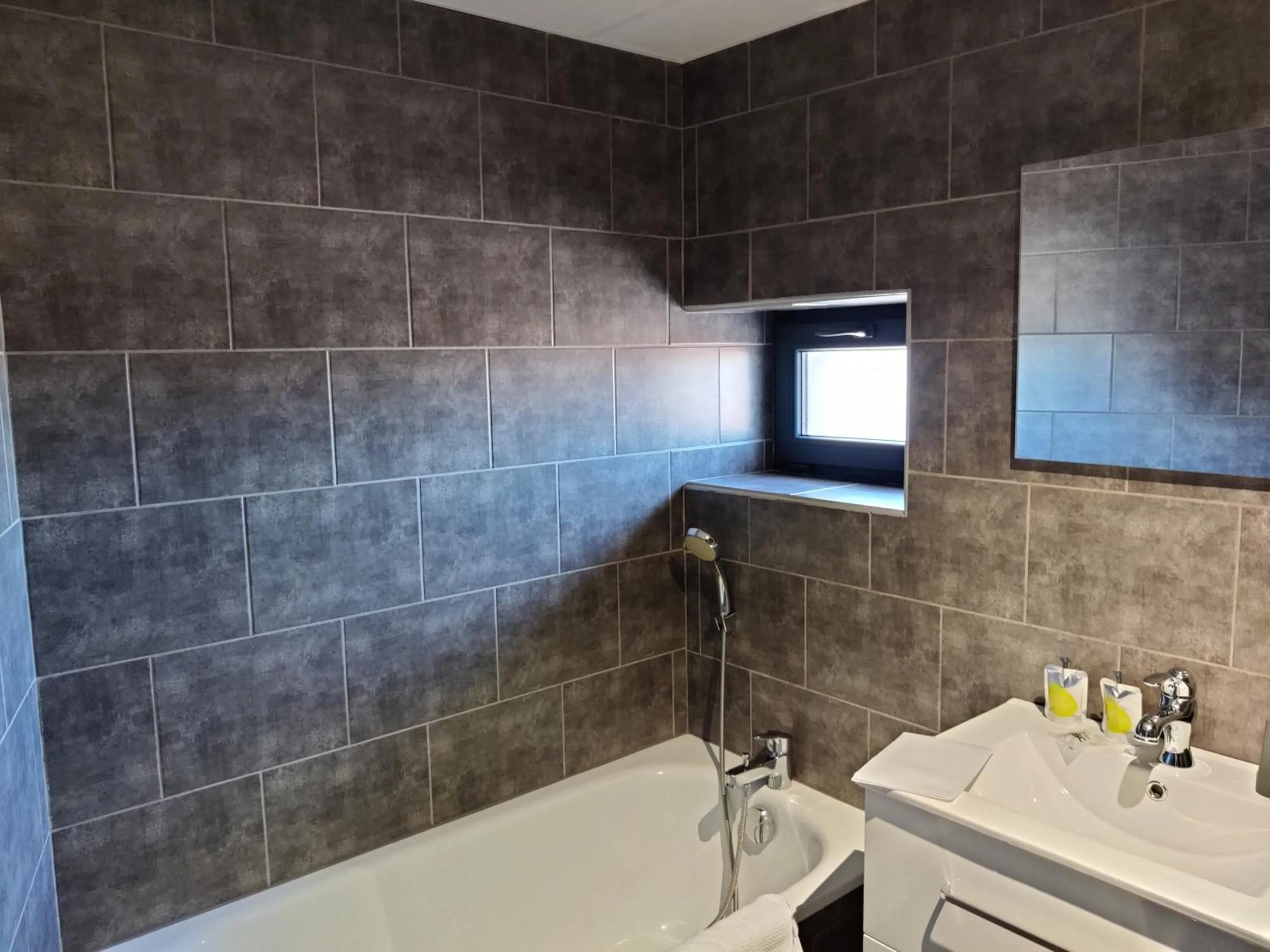 Bathroom in Hotel Les Voyageurs - Vogüé