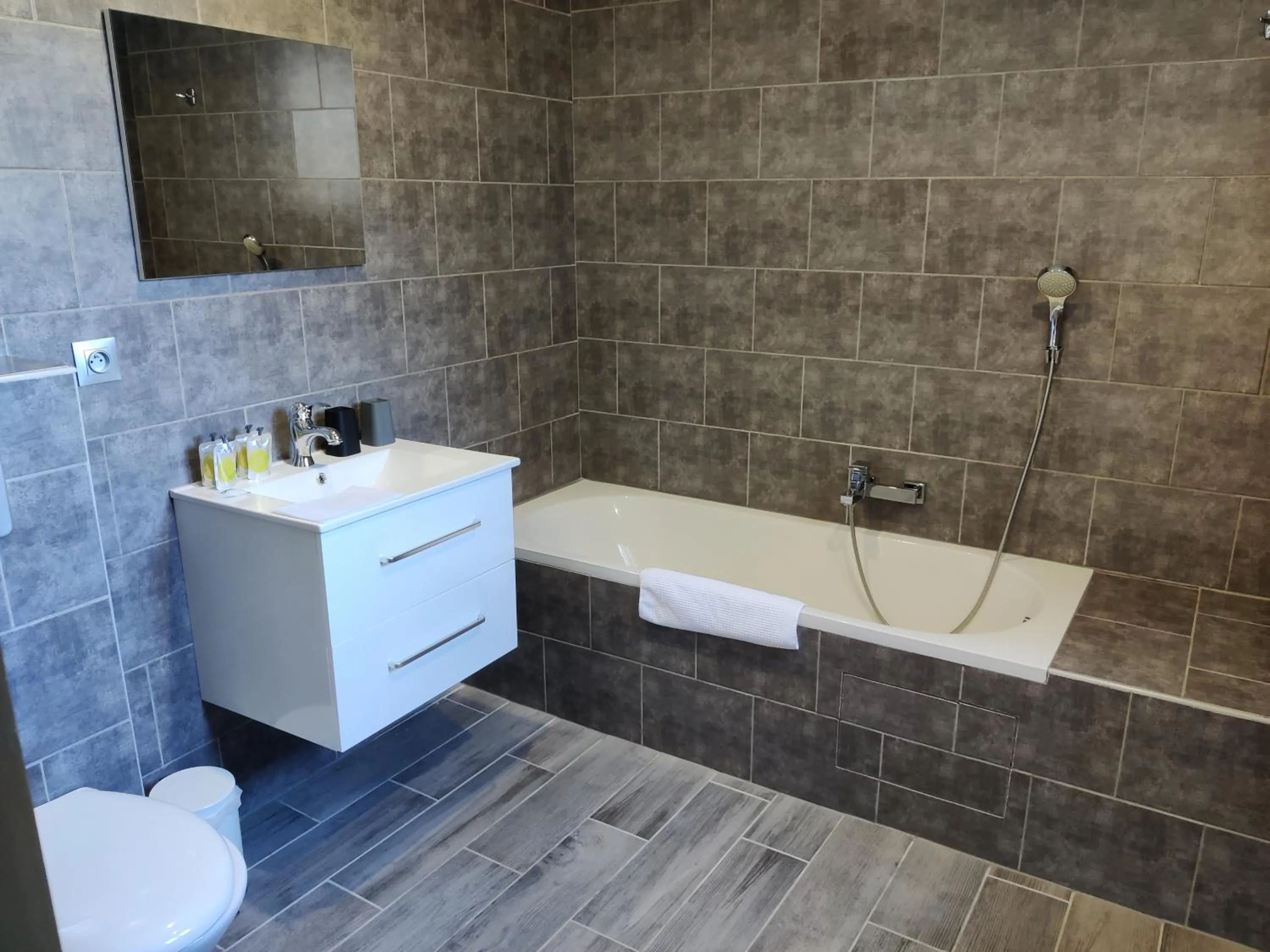 Bathroom in Hotel Les Voyageurs - Vogüé