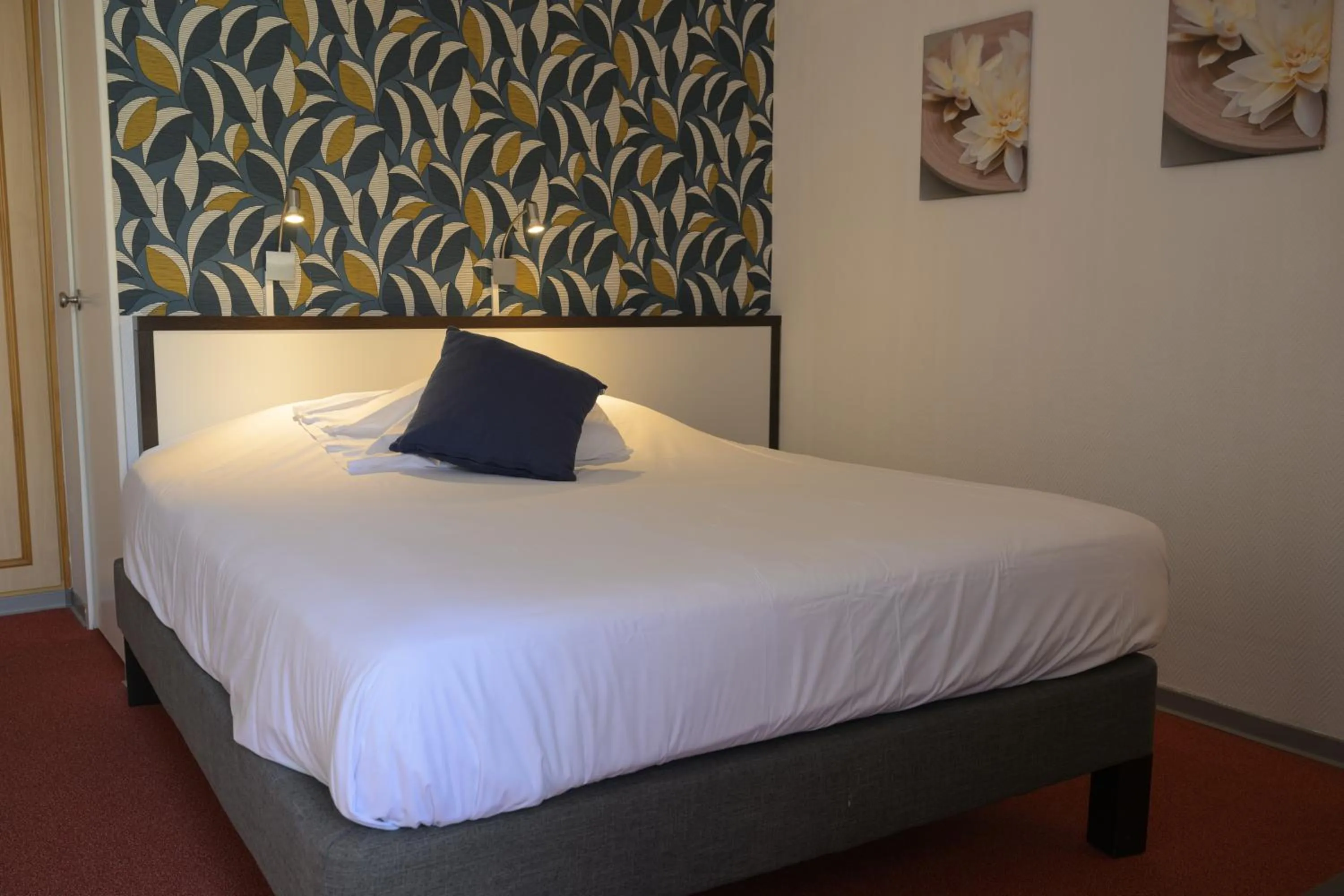 Bedroom, Bed in Hôtel Restaurant Au Relais D'Alsace