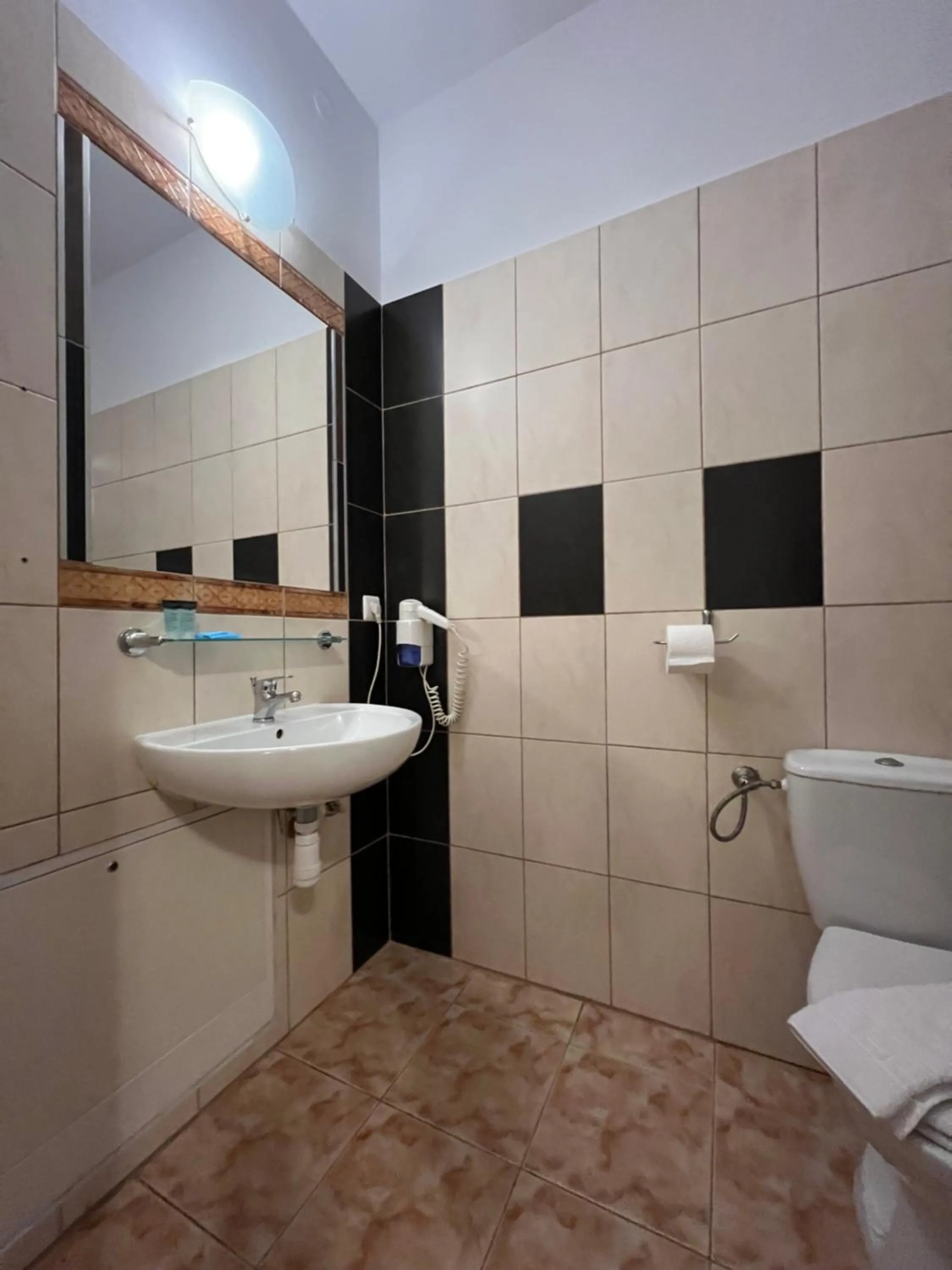 Bathroom in Lezzet PG B&B &TurkishRestaurant