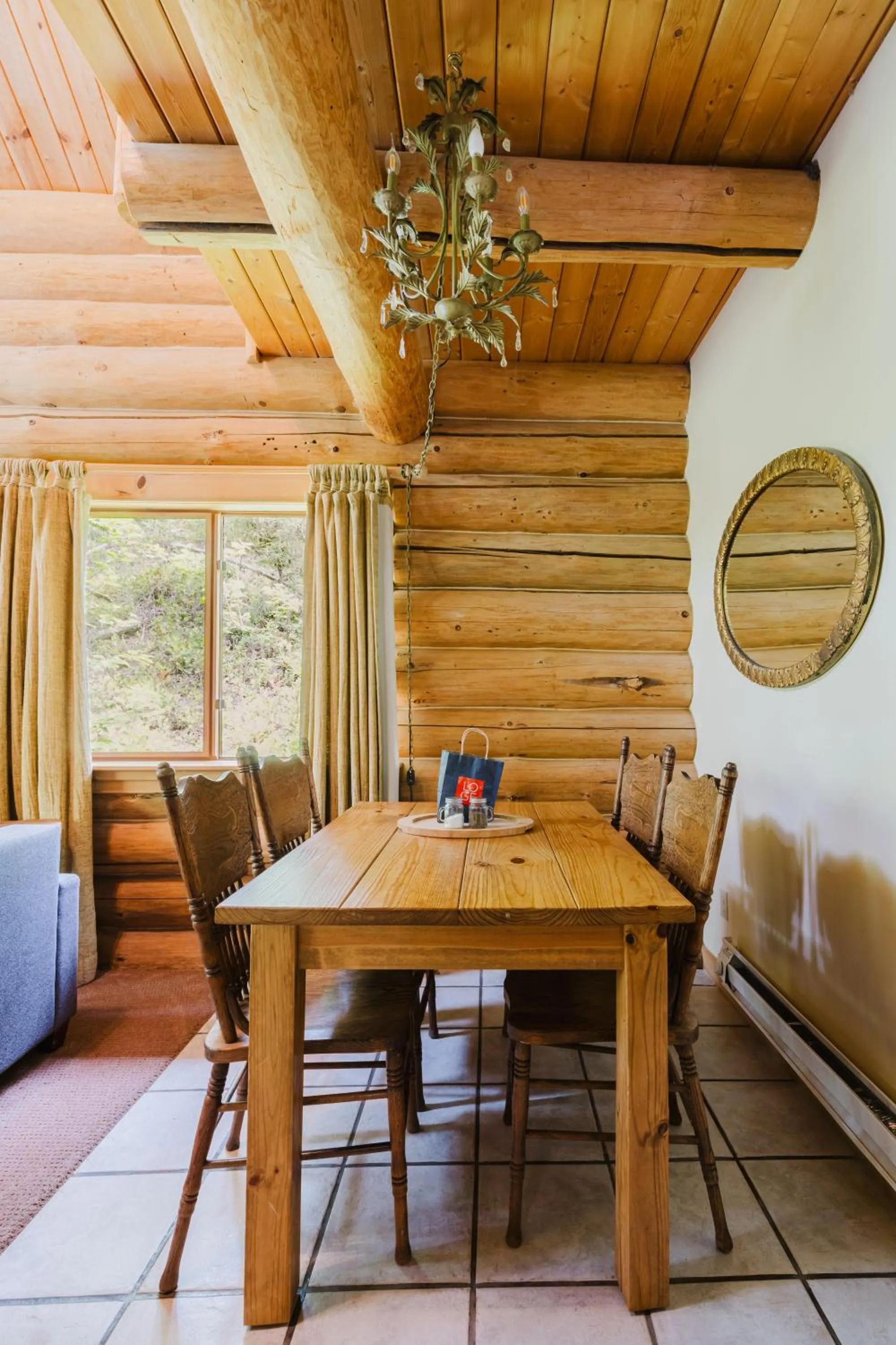 Living room in LOGE Alta Crystal