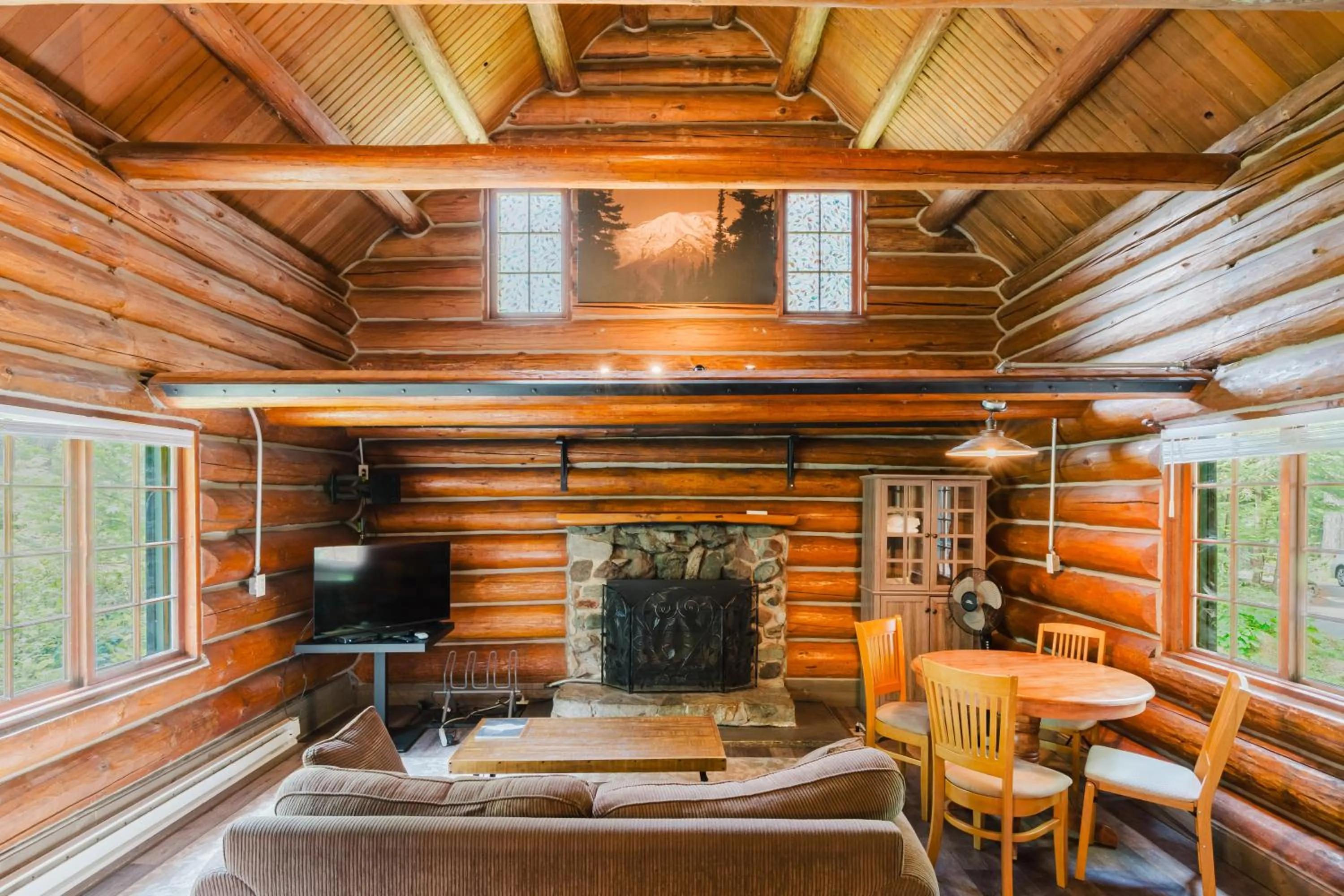 Living room in LOGE Alta Crystal