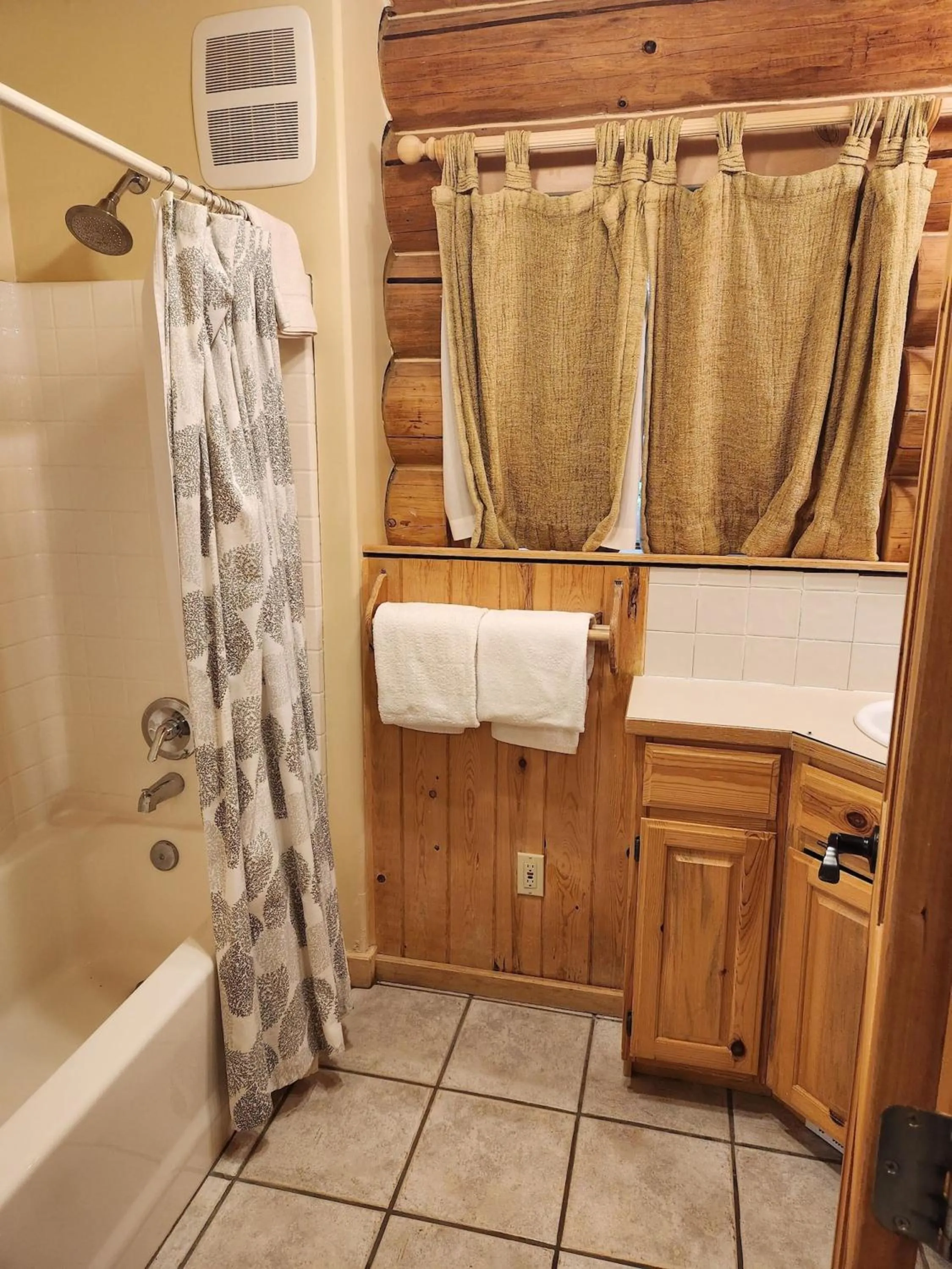 Bathroom in LOGE Alta Crystal