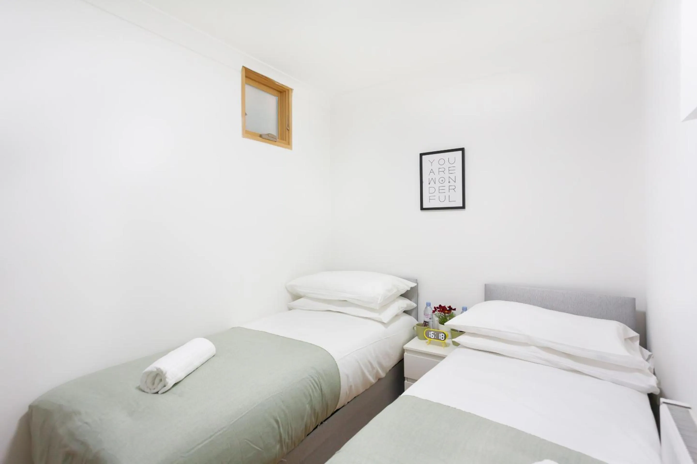 Bedroom, Bed in London Eurostar Budget Rooms