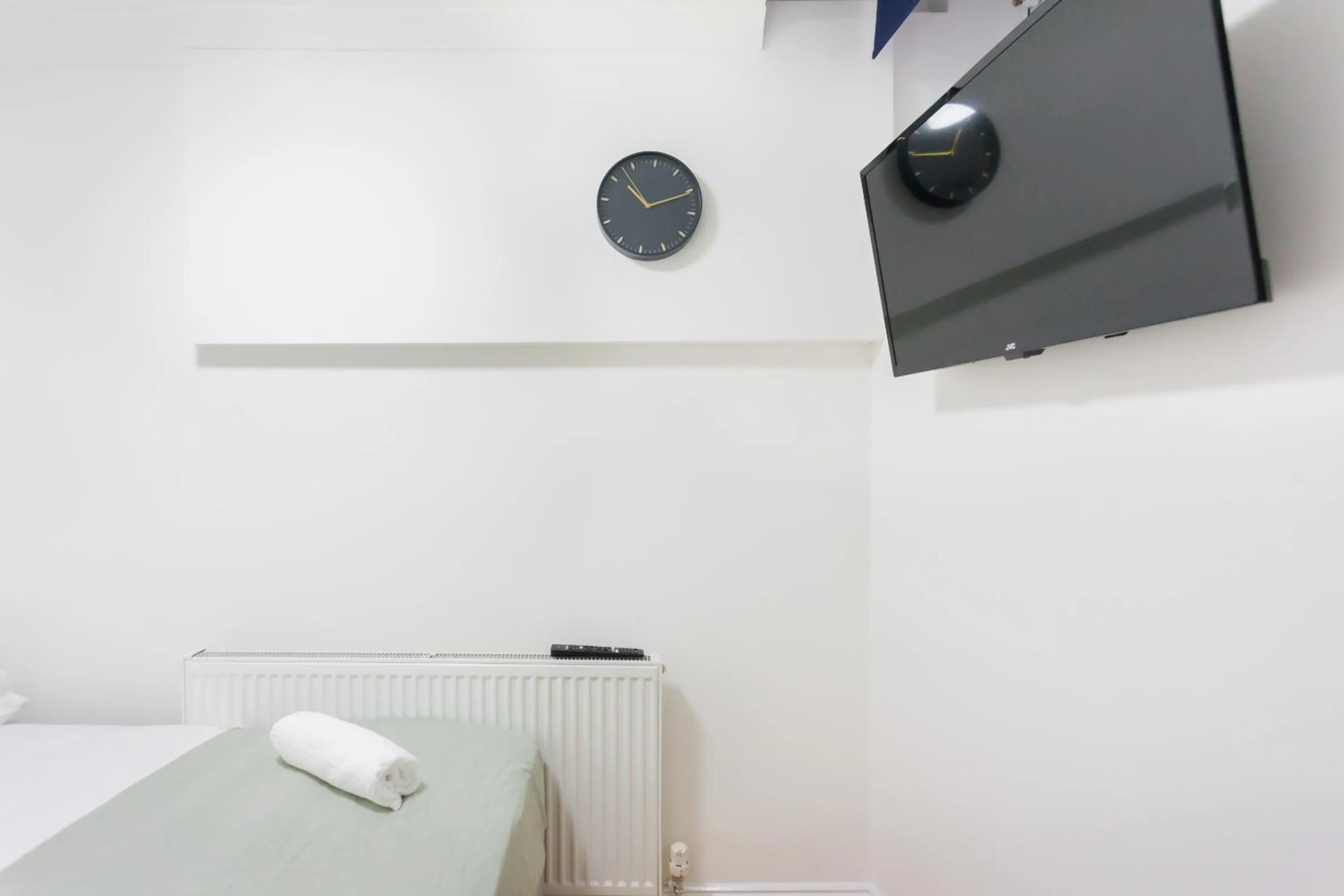 Bedroom, Bed in London Eurostar Budget Rooms