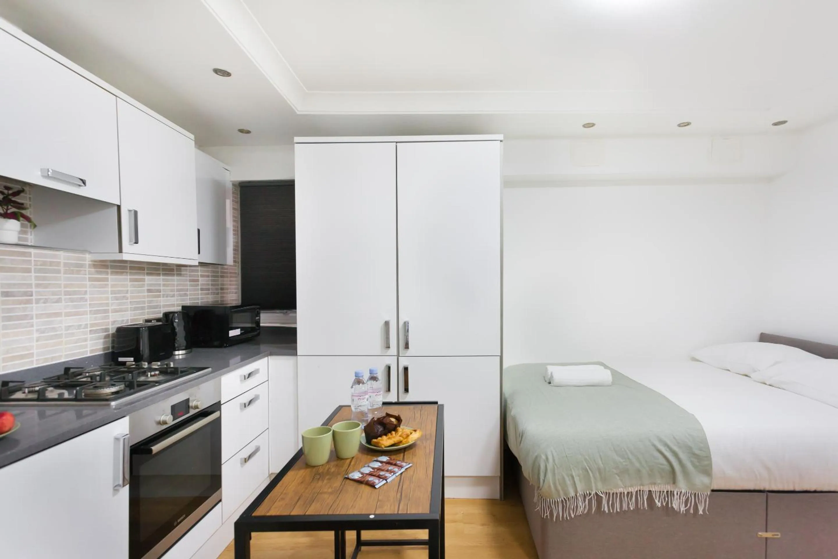 Bedroom, Bed in London Eurostar Budget Rooms