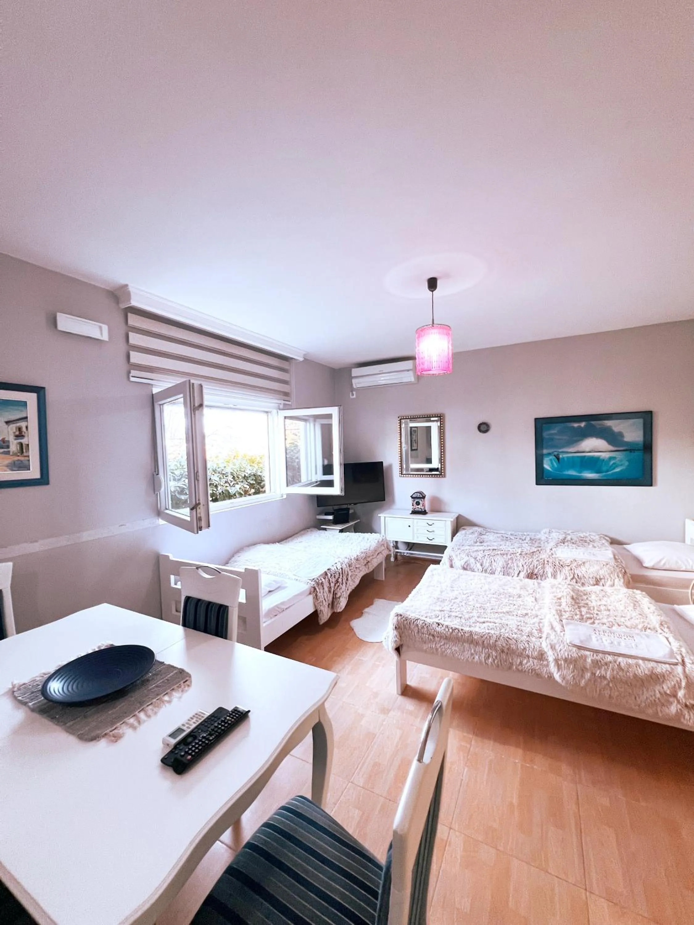 Bed in Apartments Aerodrom