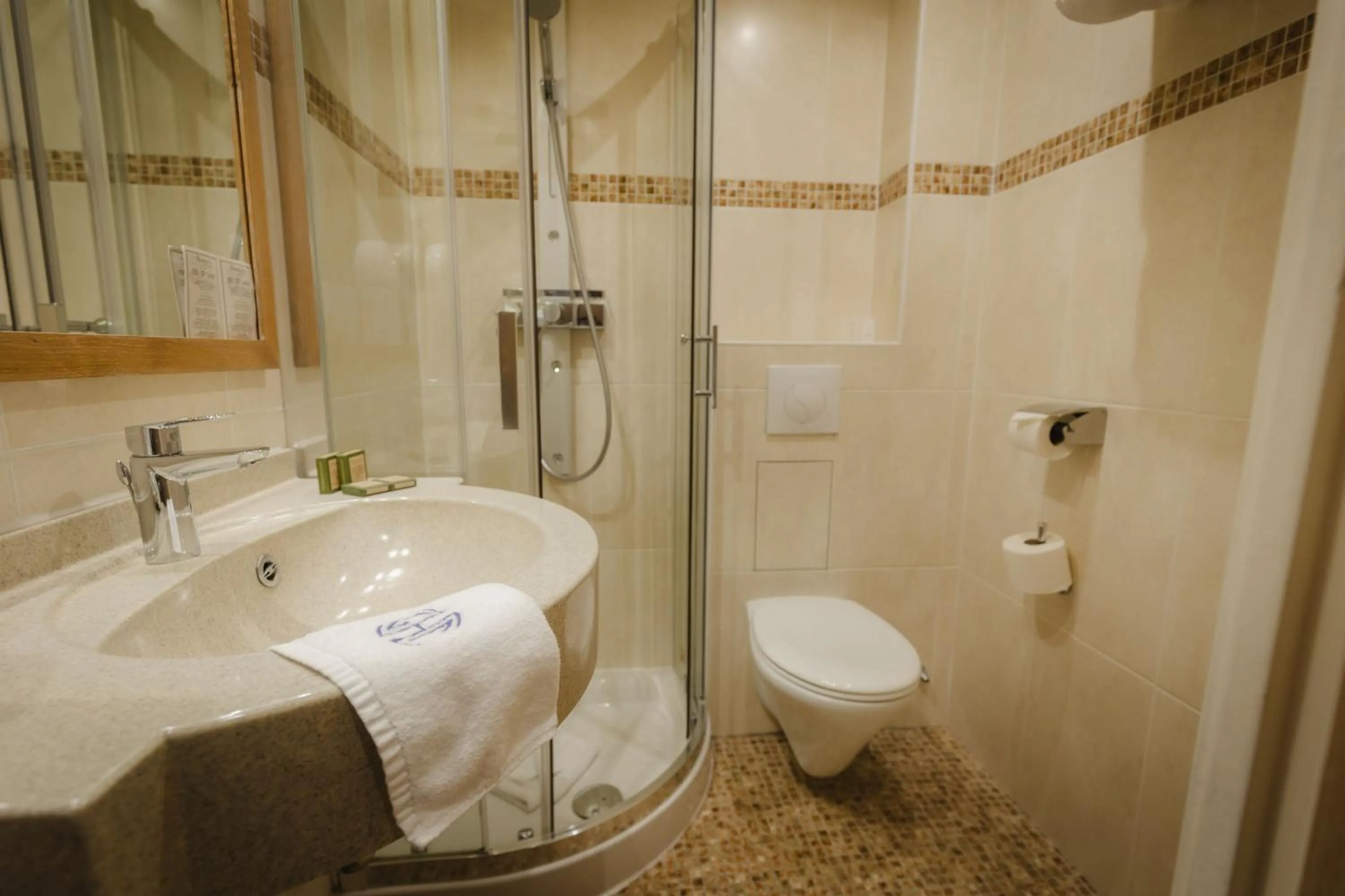 Shower in Grand Hotel Dore