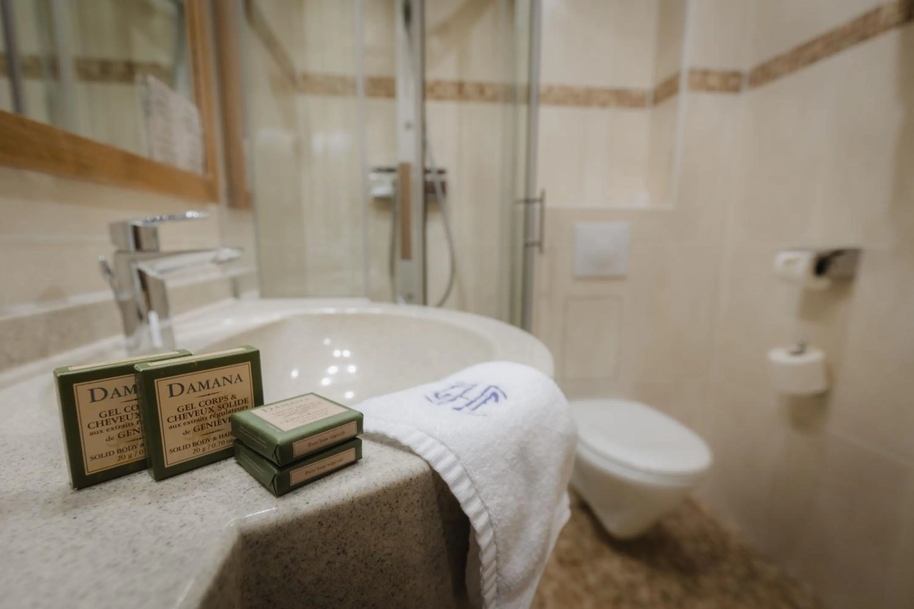 Shower in Grand Hotel Dore