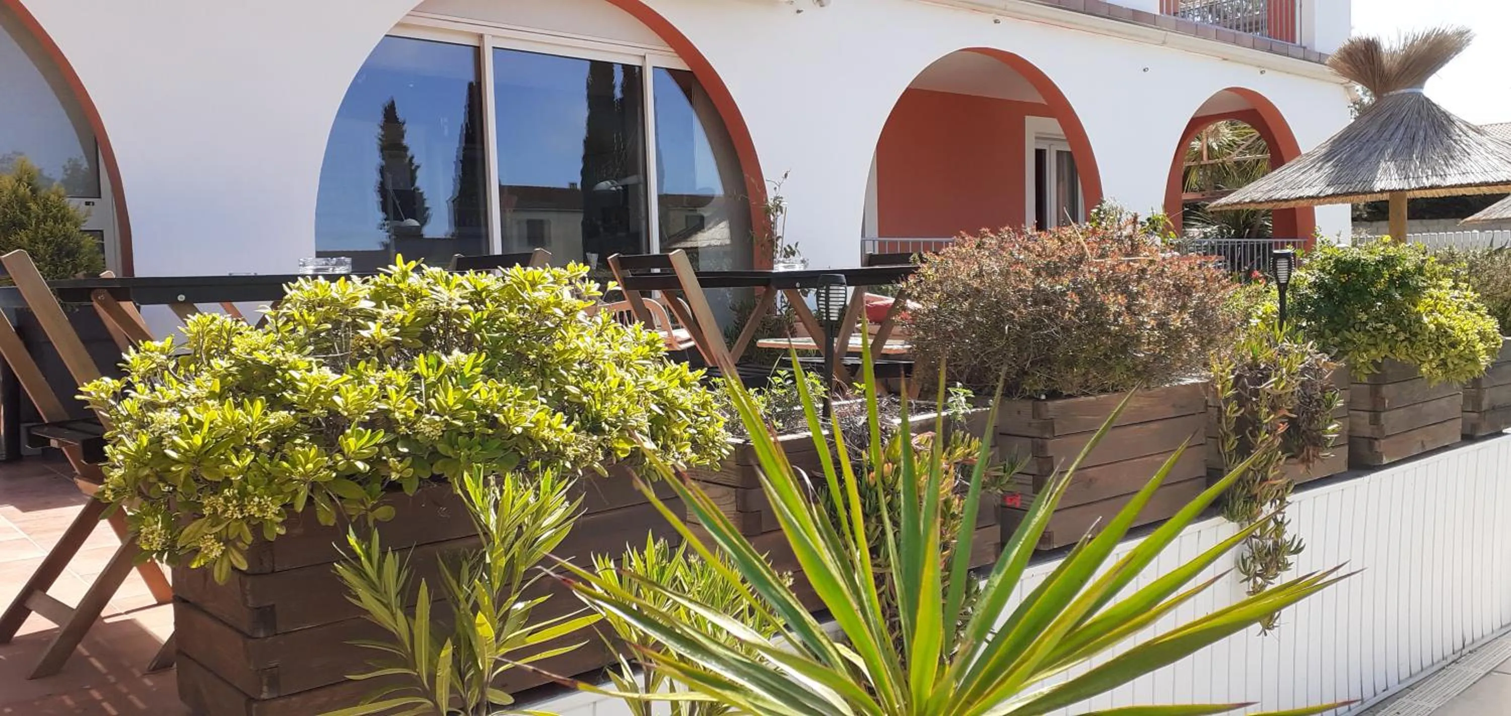 Patio in Hôtel Athéna