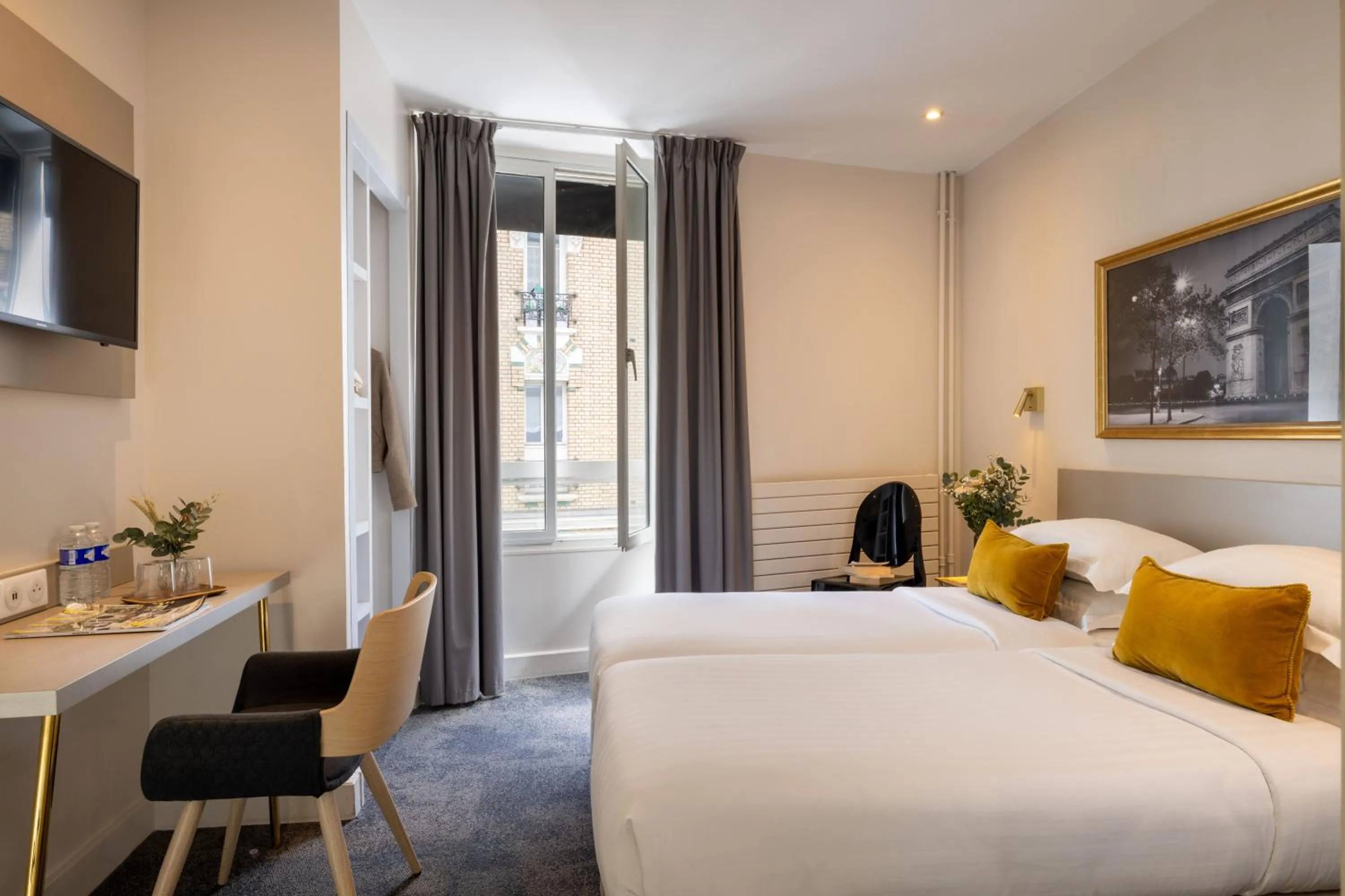 Photo of the whole room, Bed in Villa des Ambassadeurs