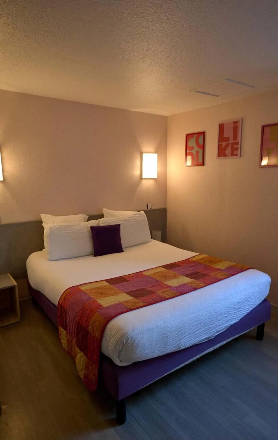 Bedroom, Bed in LOGIS Hôtel Le Moulin Des Gardelles