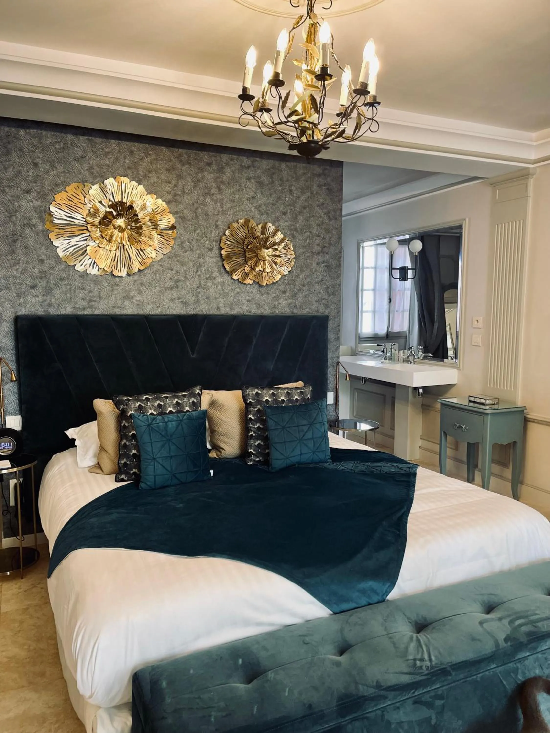 Bed in La Villa Mazarin