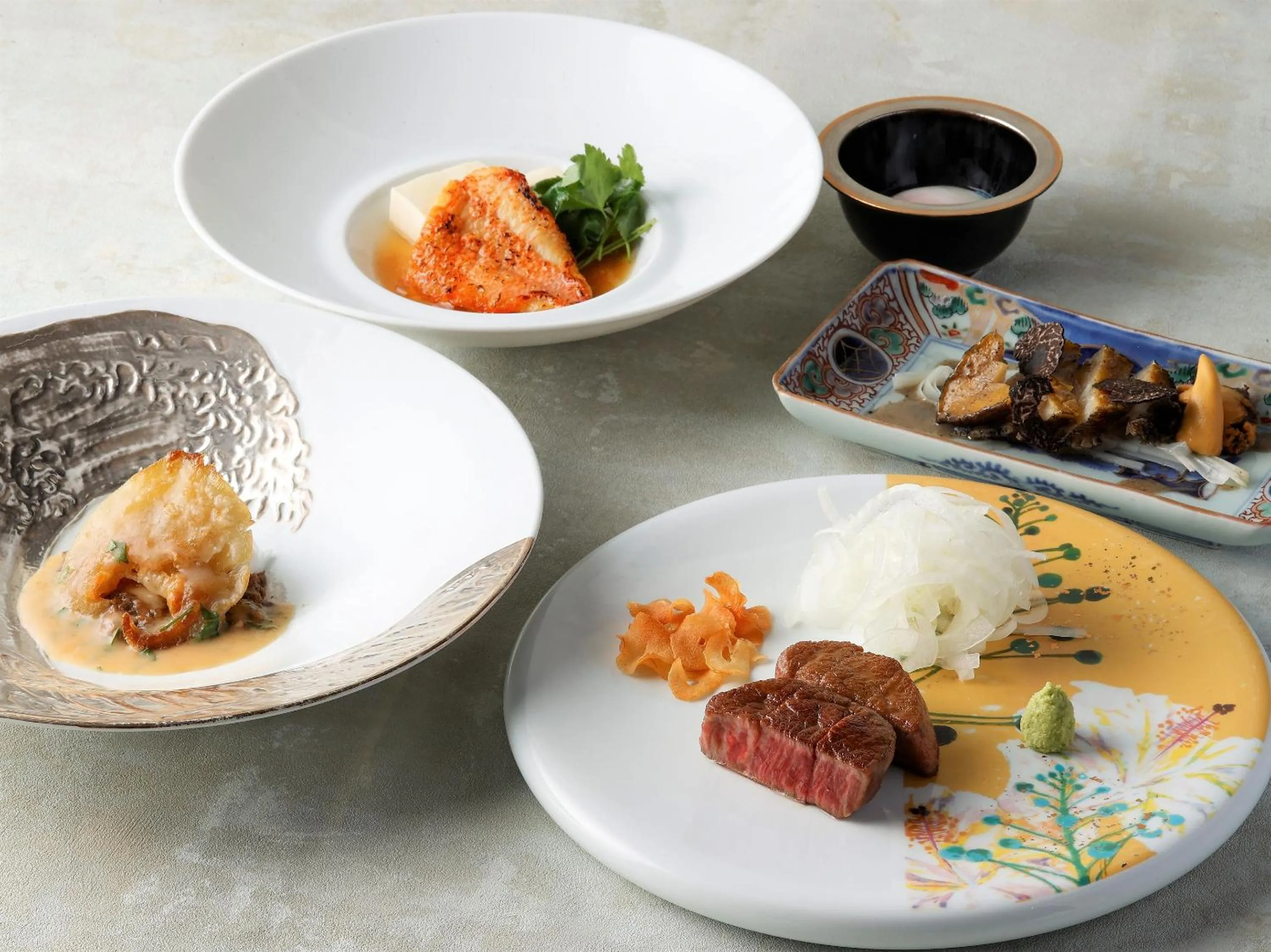 Restaurant/places to eat in The Kahala Hotel & Resort Yokohama