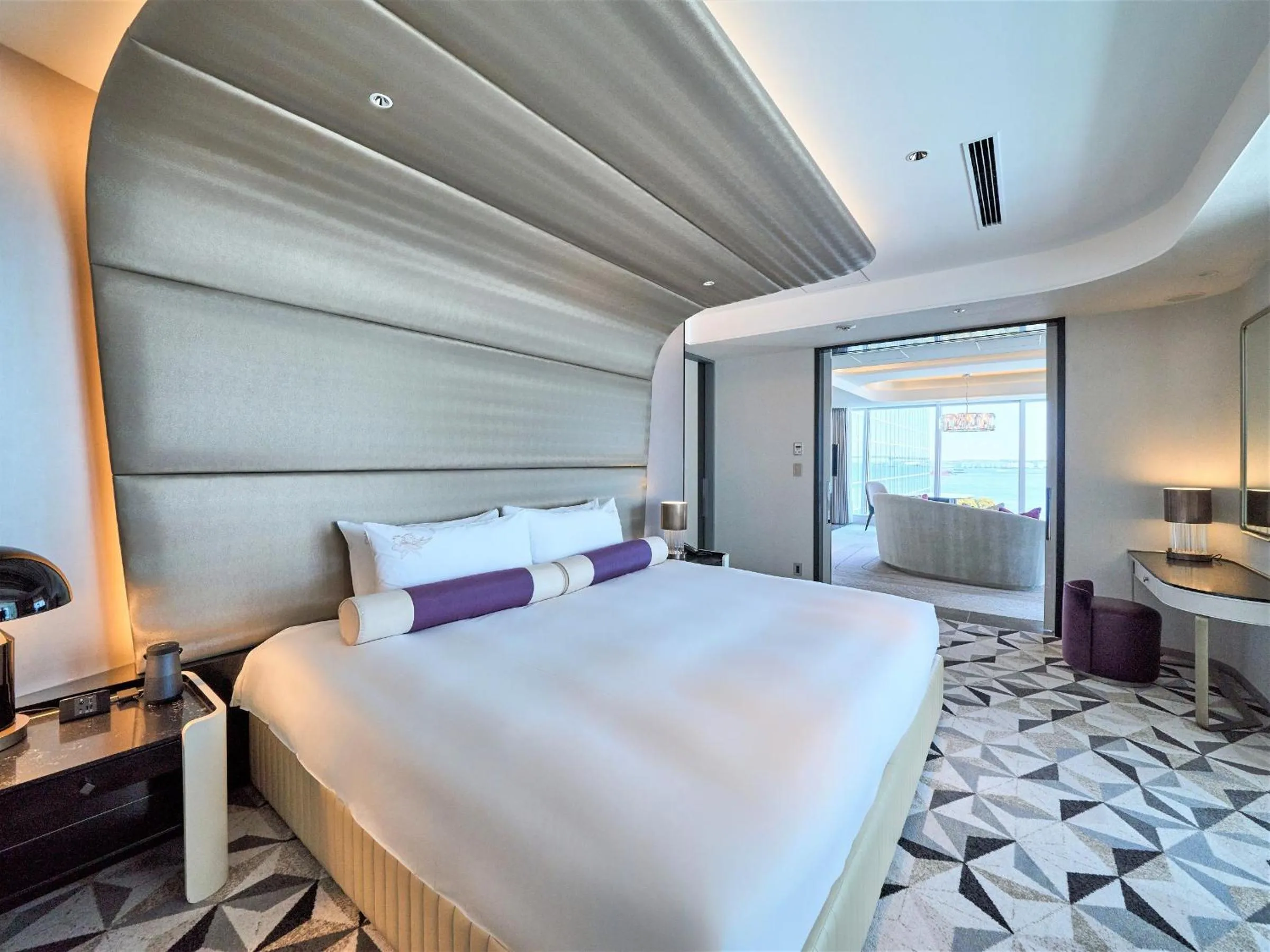 Bedroom, Bed in The Kahala Hotel & Resort Yokohama