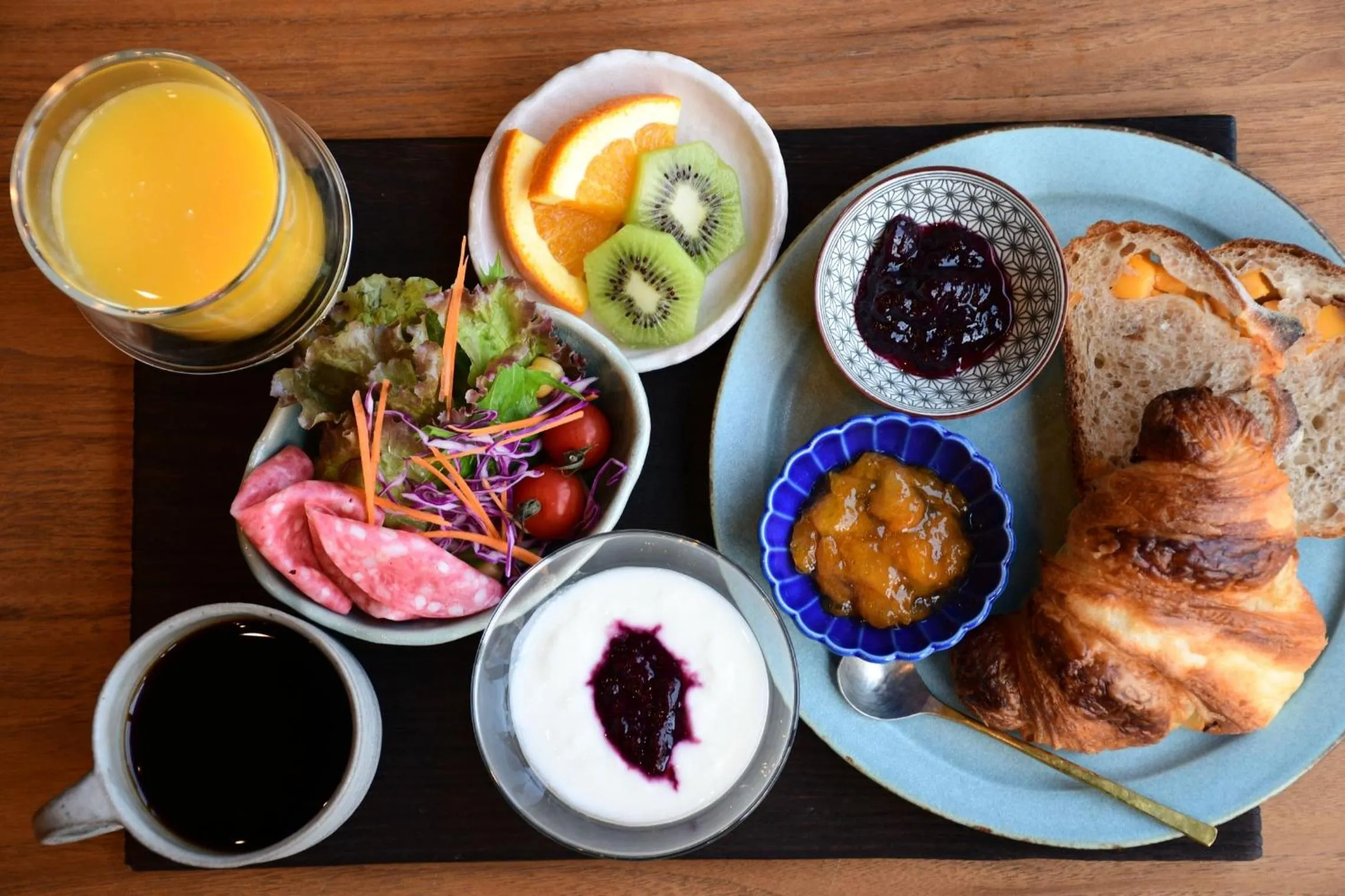 Continental breakfast in UTAIMACHI