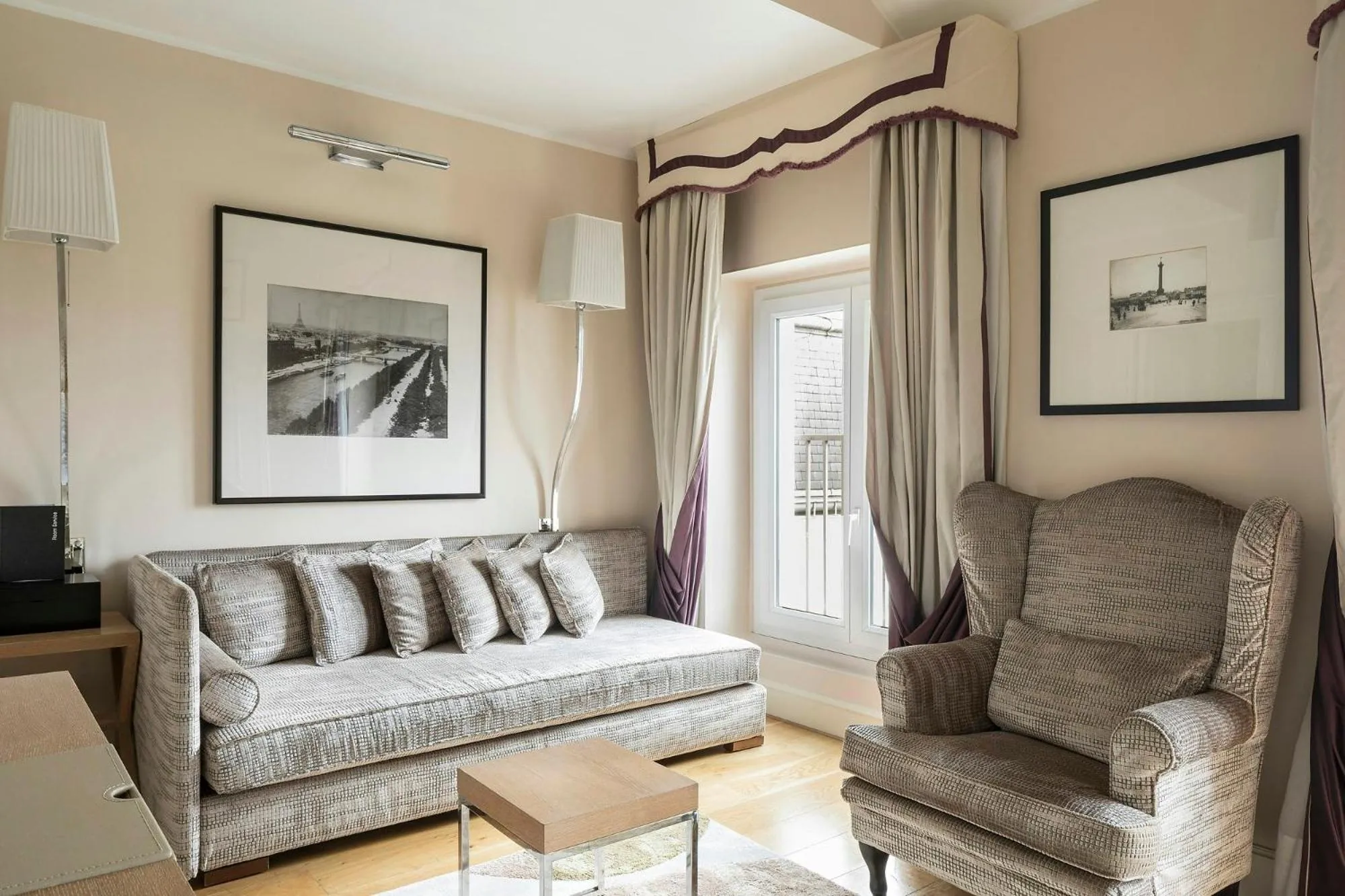 Photo of the whole room in Castille Paris – Starhotels Collezione