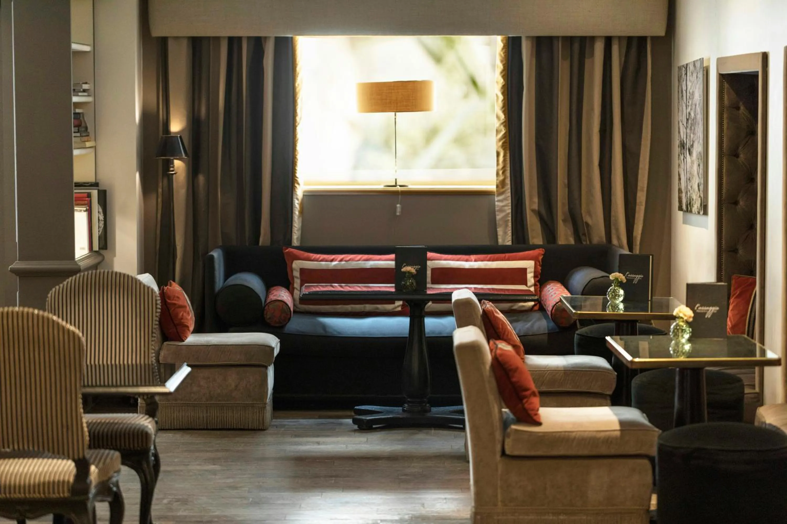 Lounge or bar in Castille Paris – Starhotels Collezione