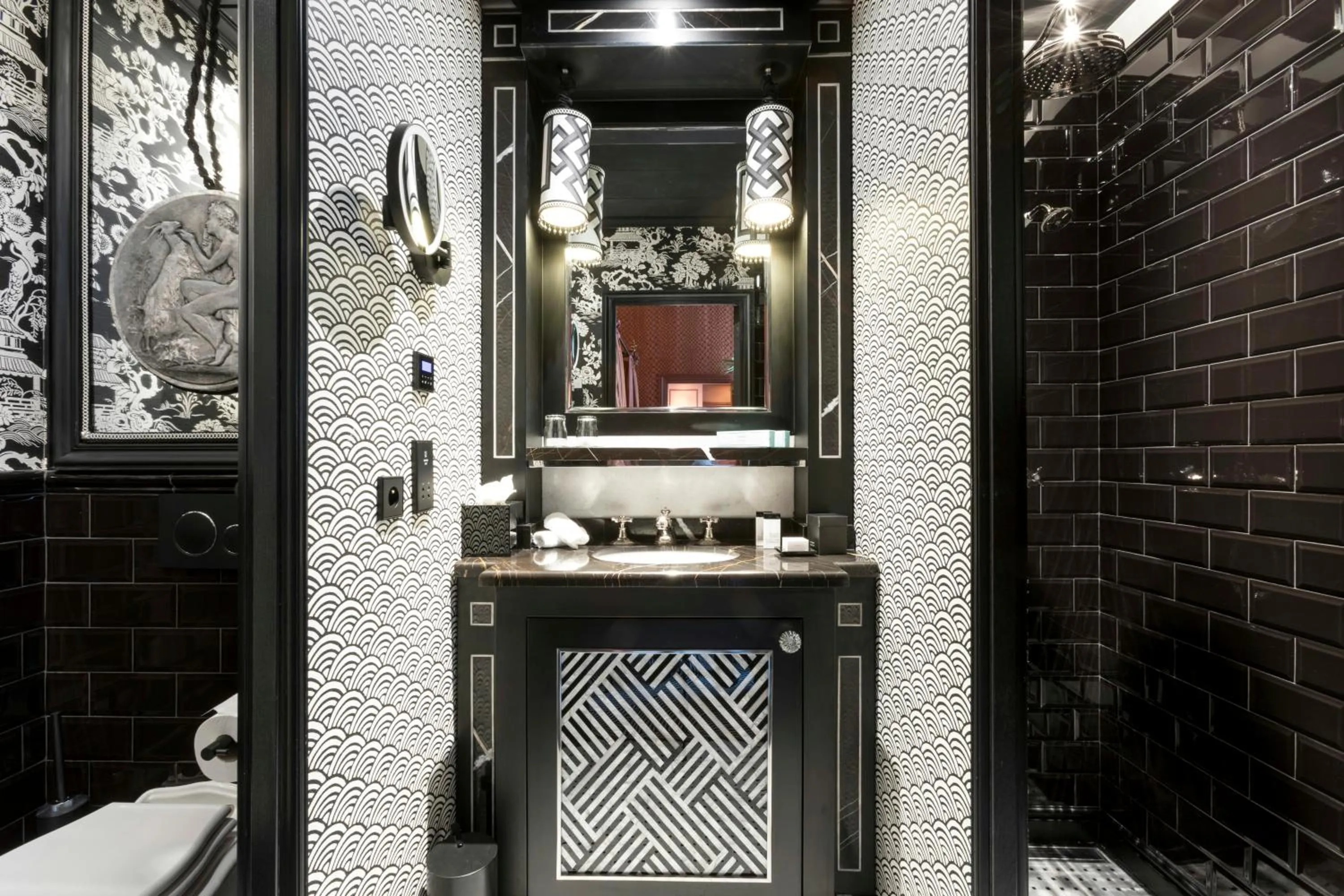 Bathroom in Castille Paris – Starhotels Collezione