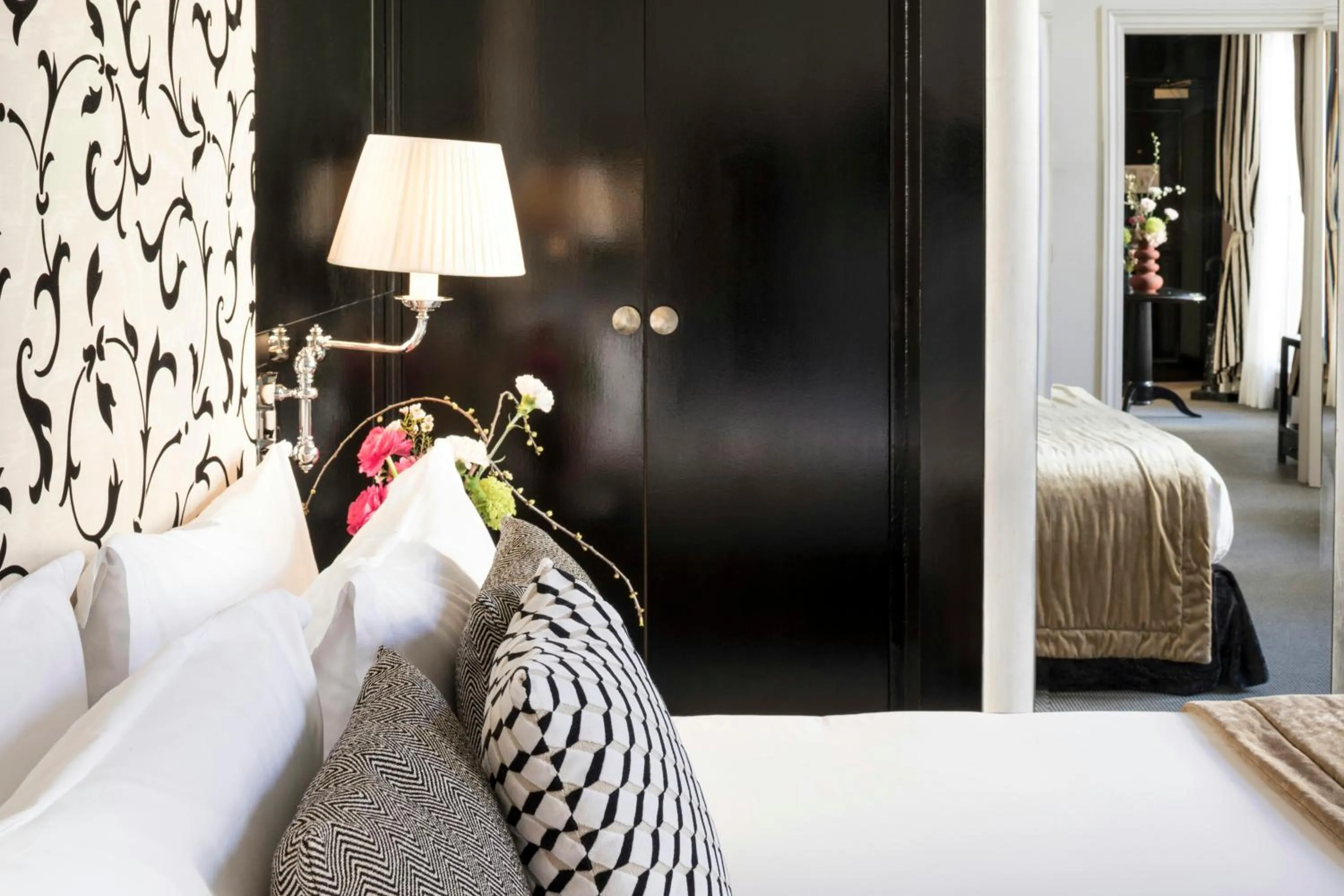 Photo of the whole room, Bed in Castille Paris – Starhotels Collezione