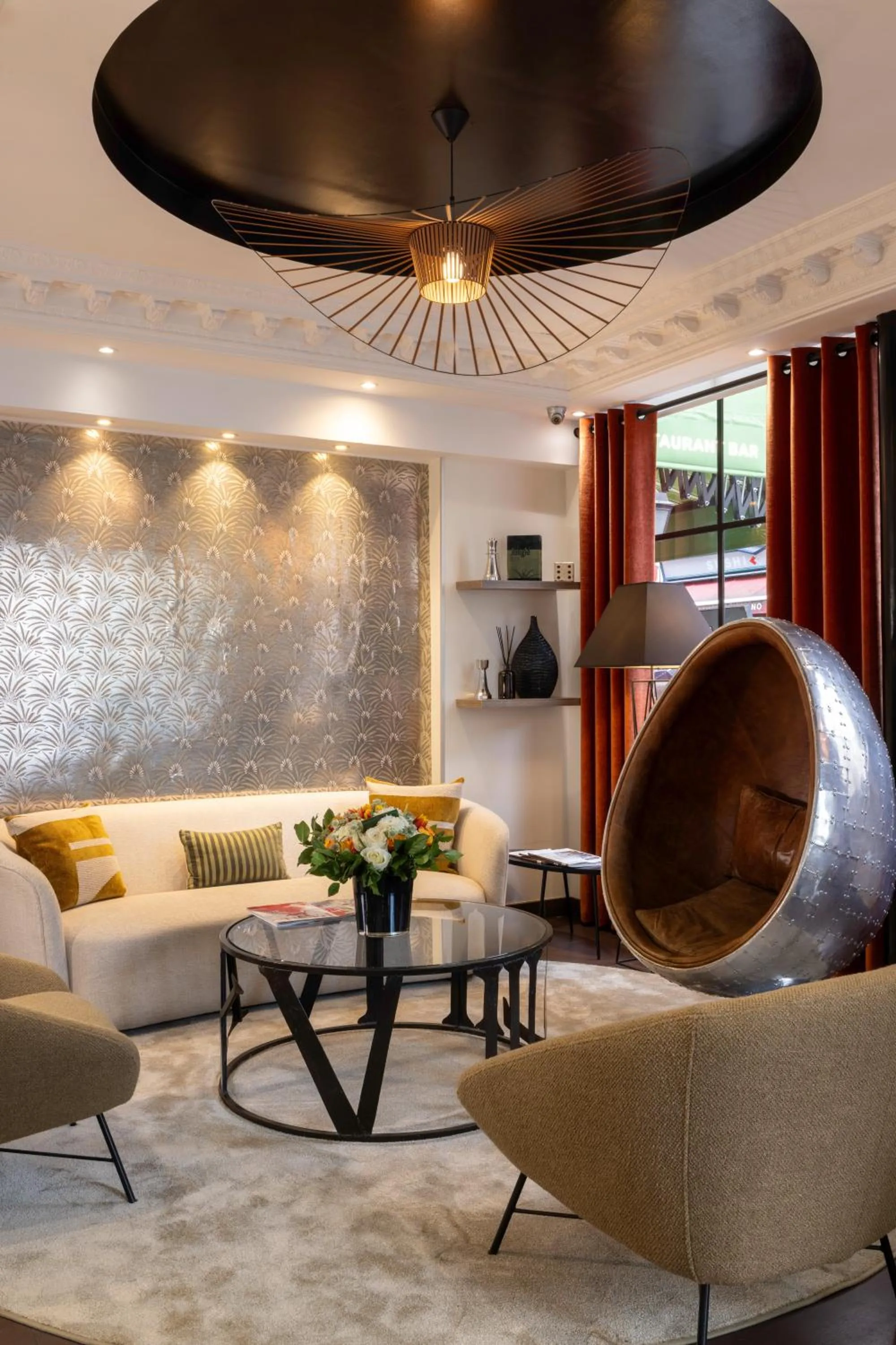 Living room in Hotel Elysées Bassano