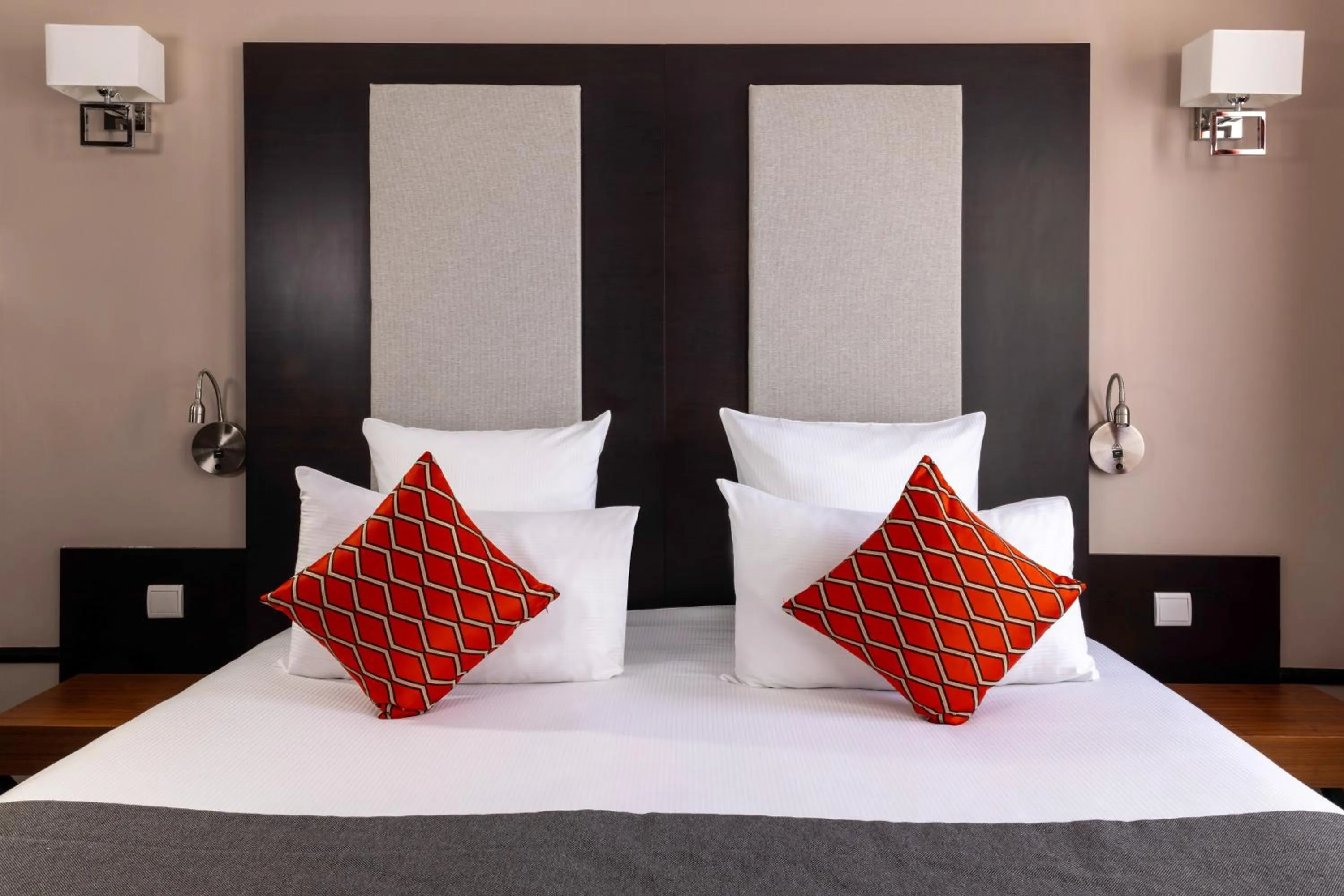 Bed in Hotel Elysées Bassano