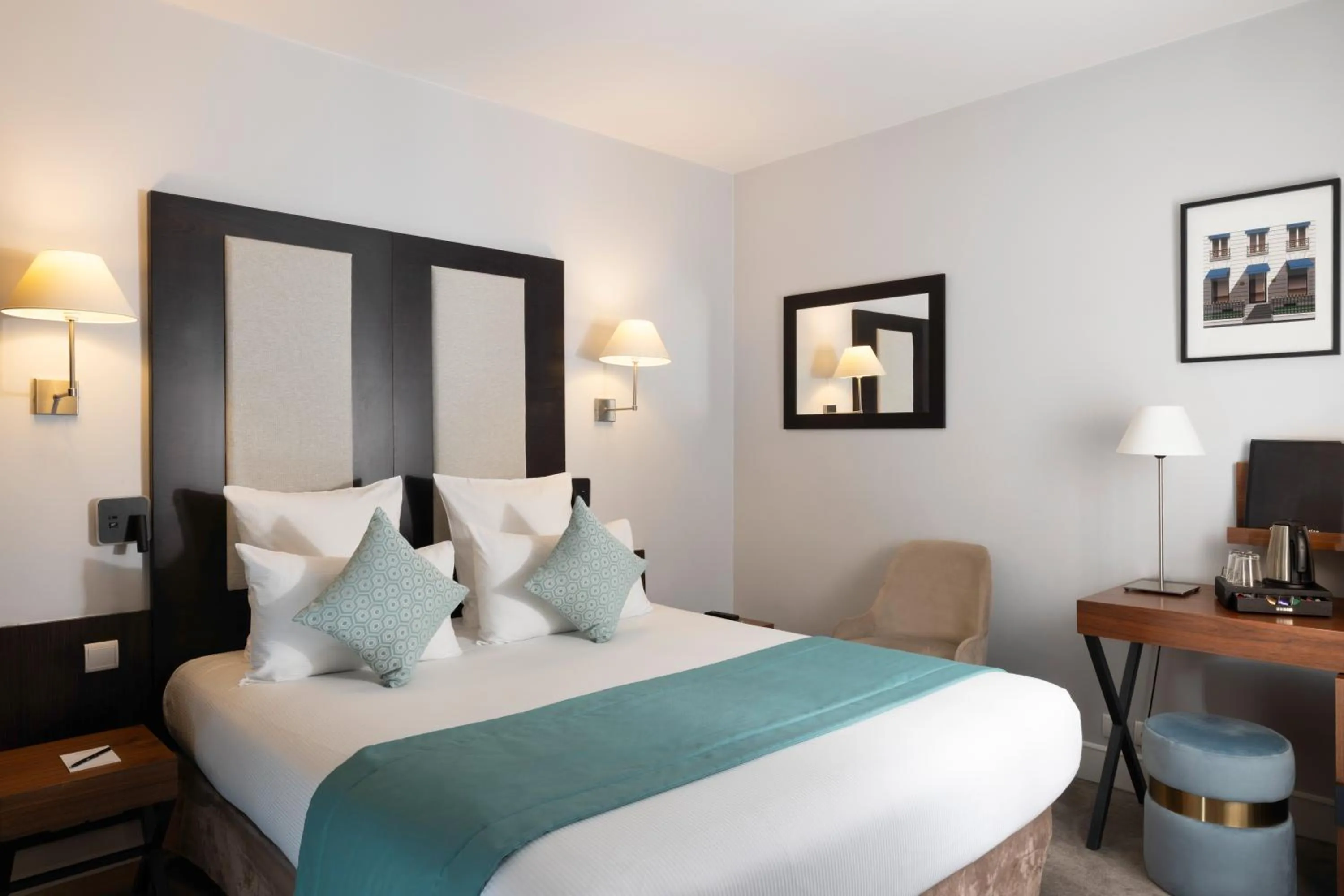 Bed in Hotel Elysées Bassano