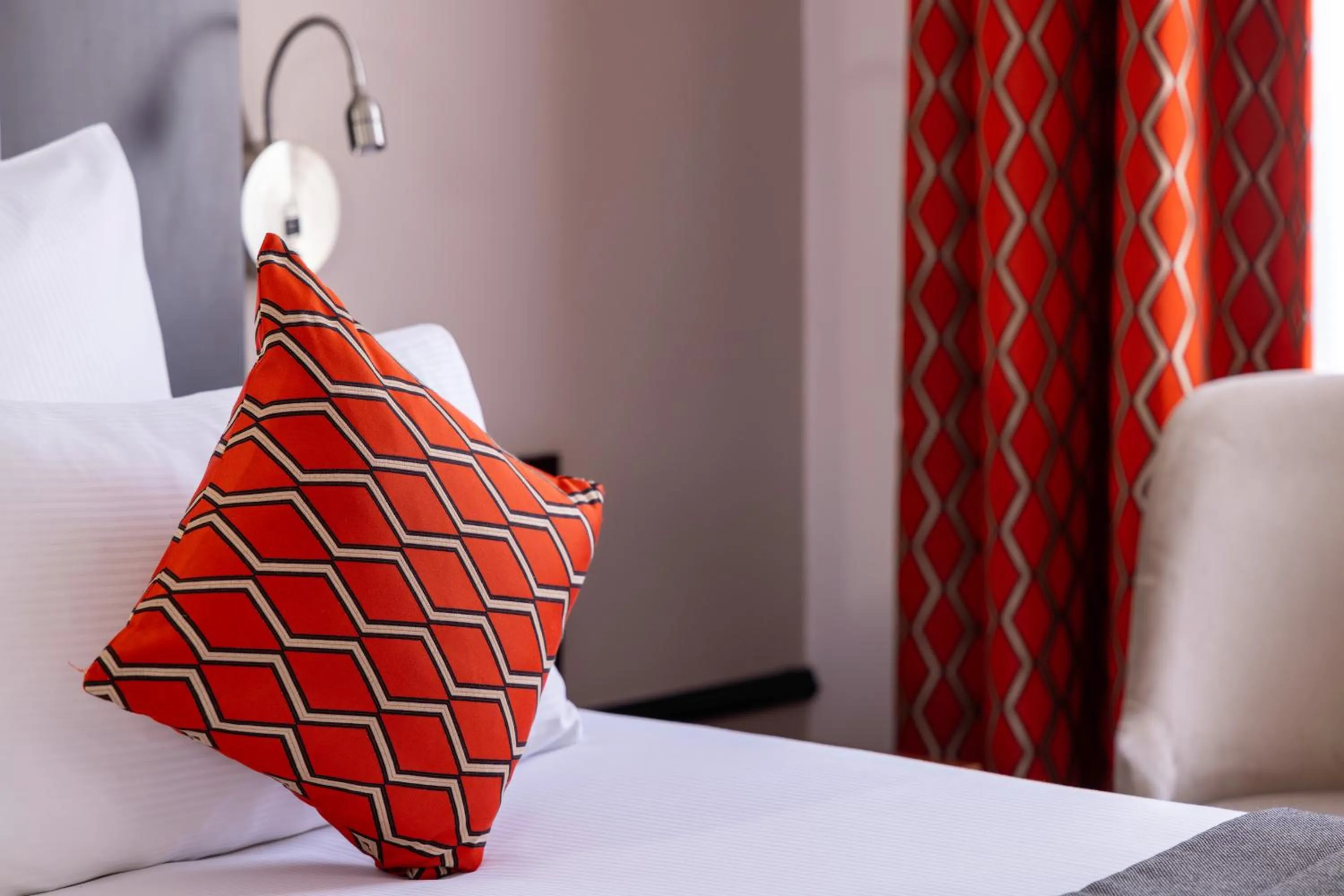 Bed in Hotel Elysées Bassano