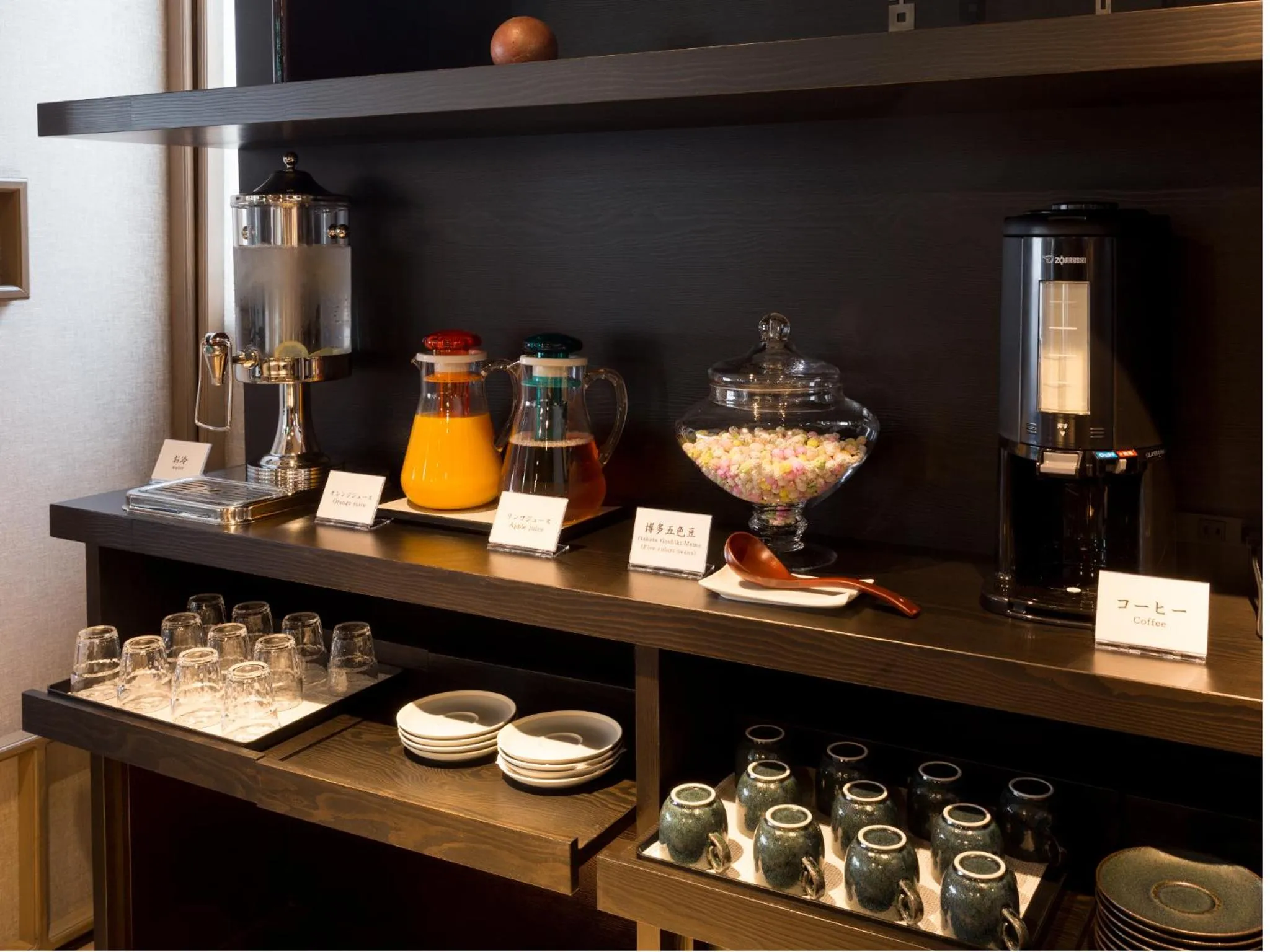 Lobby or reception in THE HOTELS HAKATA KASANE Bayside