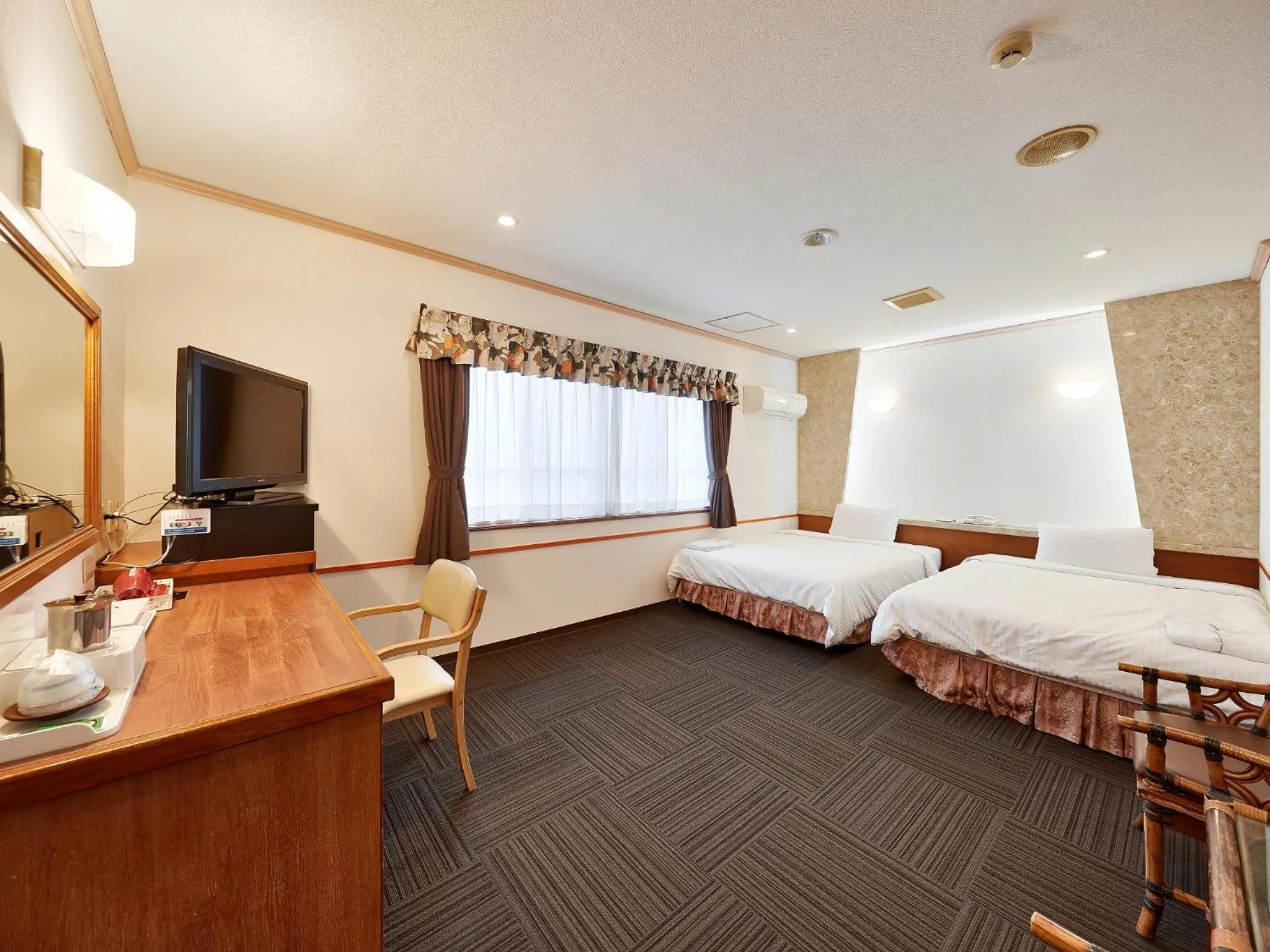 TV and multimedia, Bed in Crown Hotel Okinawa