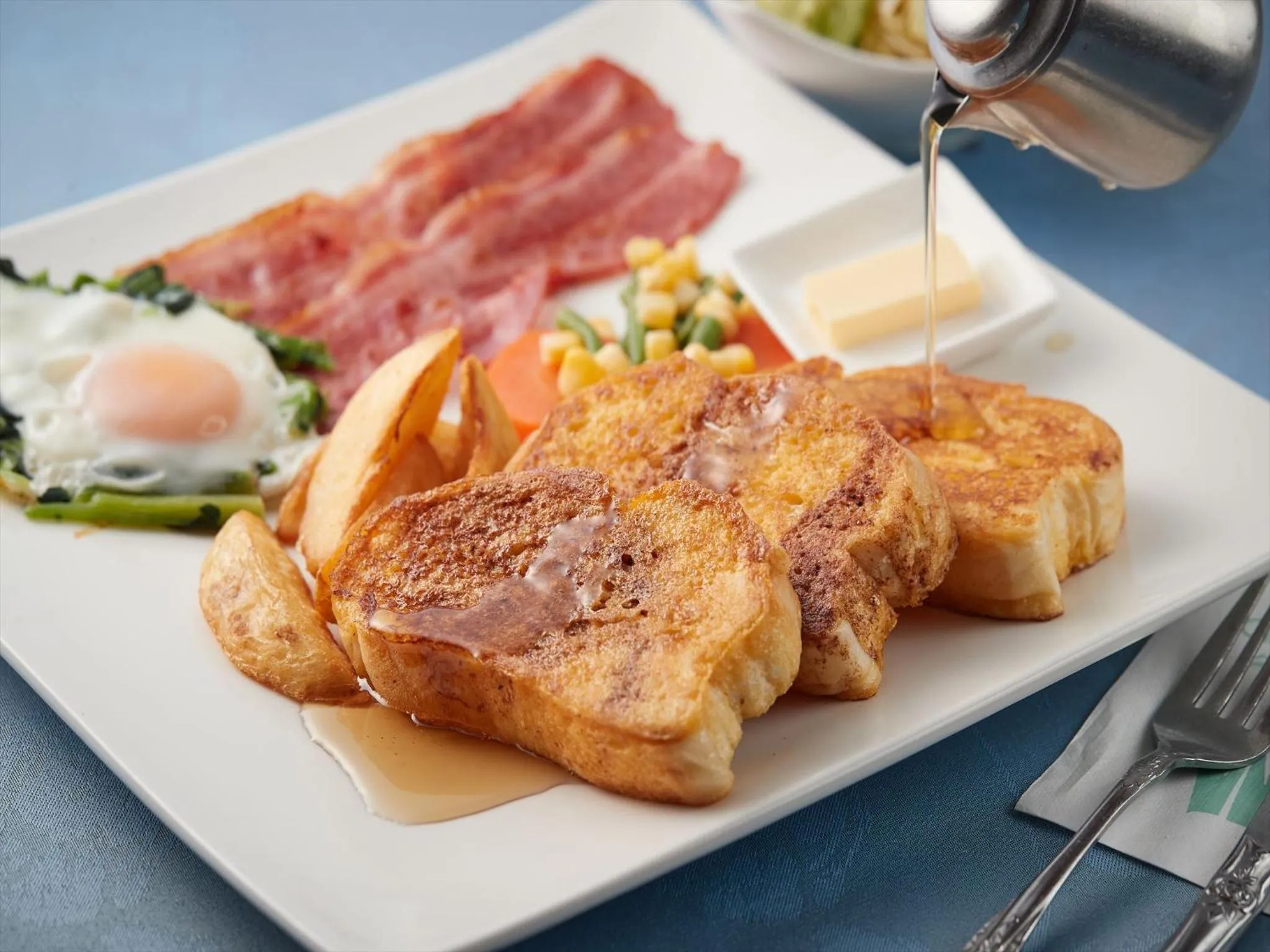 Breakfast in Crown Hotel Okinawa