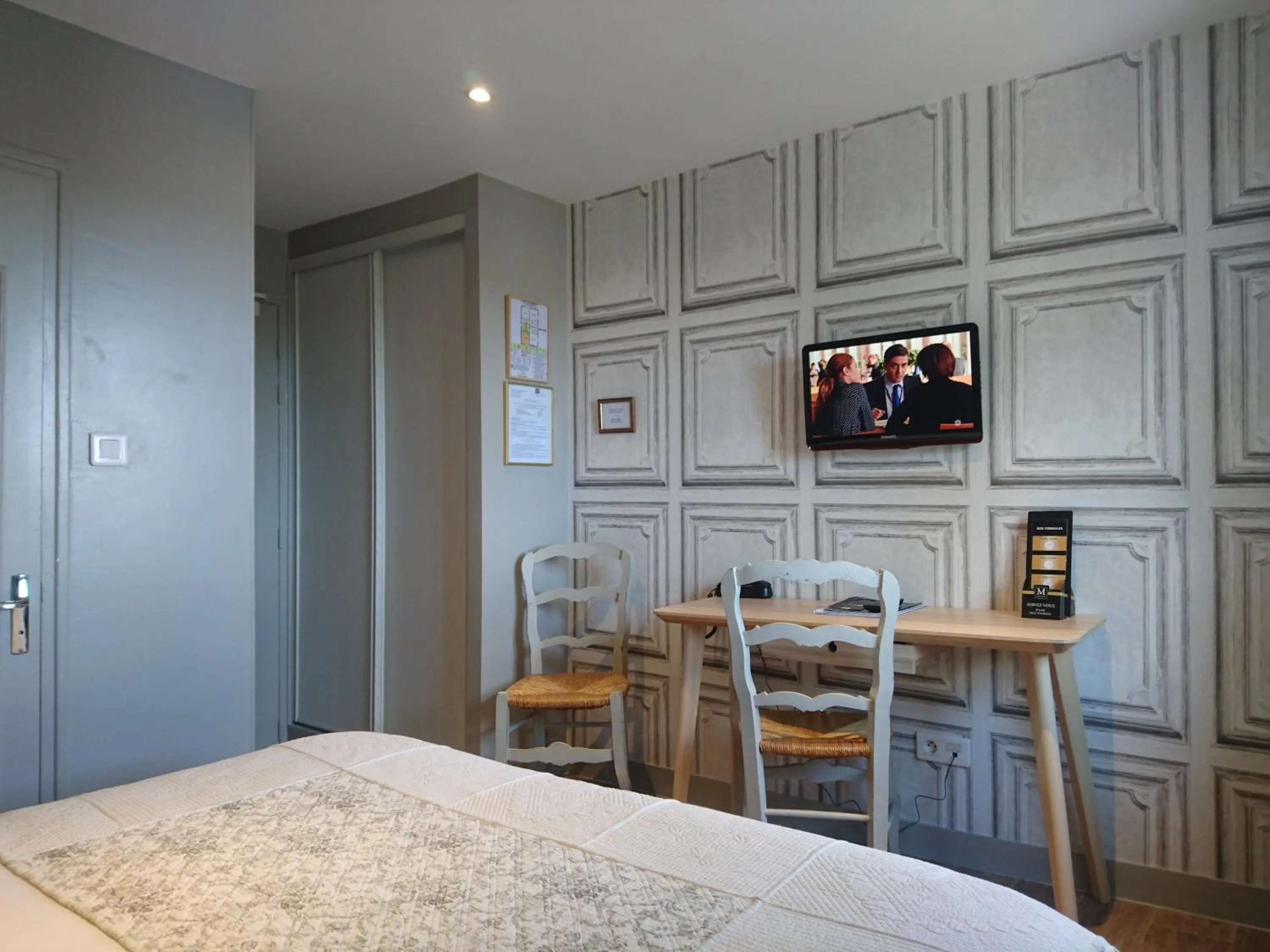 Photo of the whole room, Bed in Logis Hotel Villa Marjane