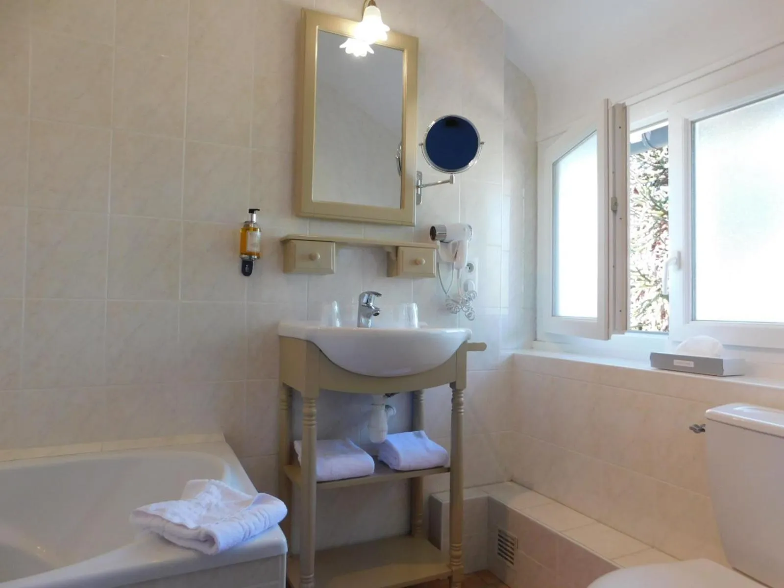 Bathroom in Logis Hotel Villa Marjane