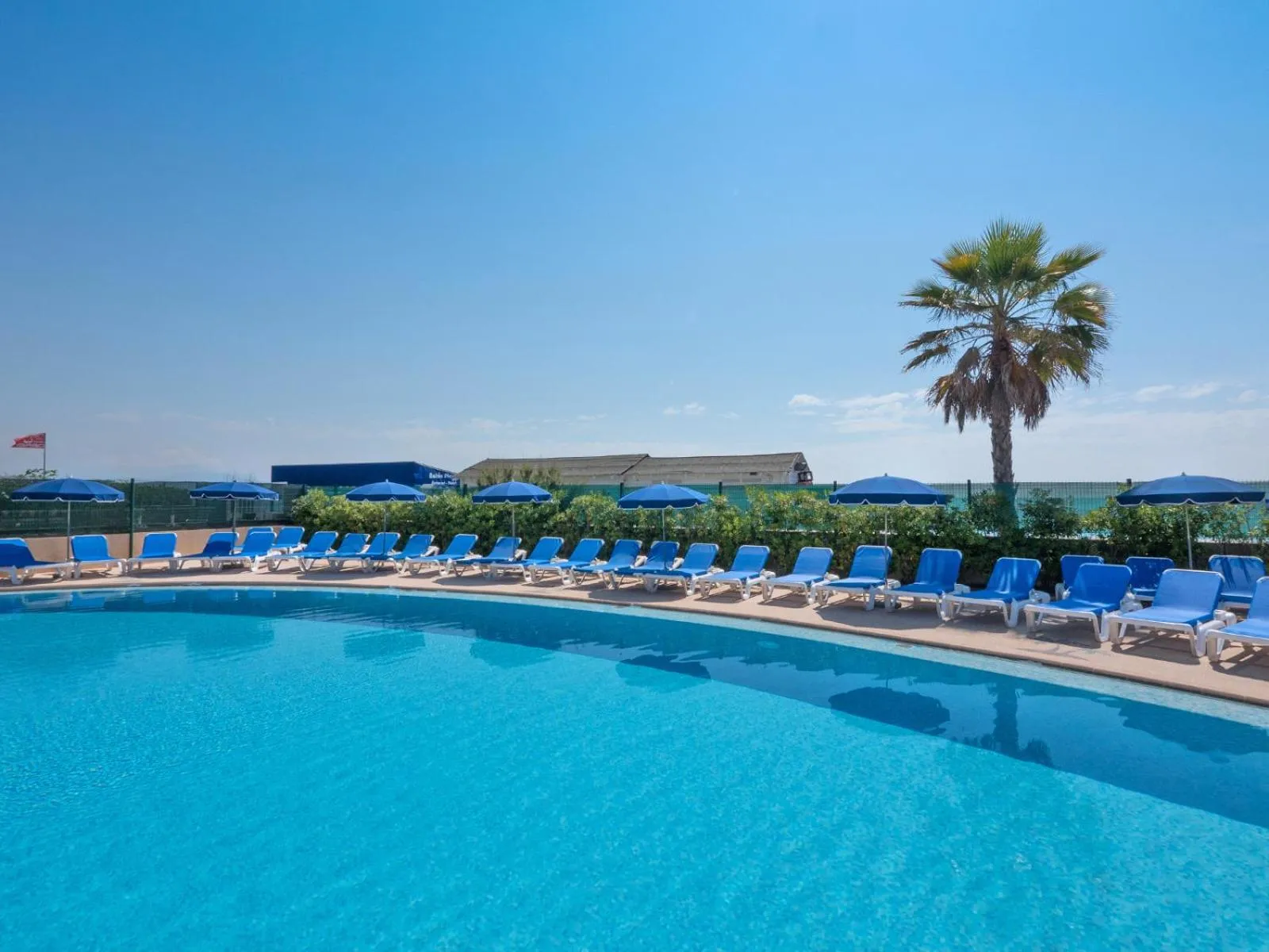 Swimming pool in Hôtel Bahia